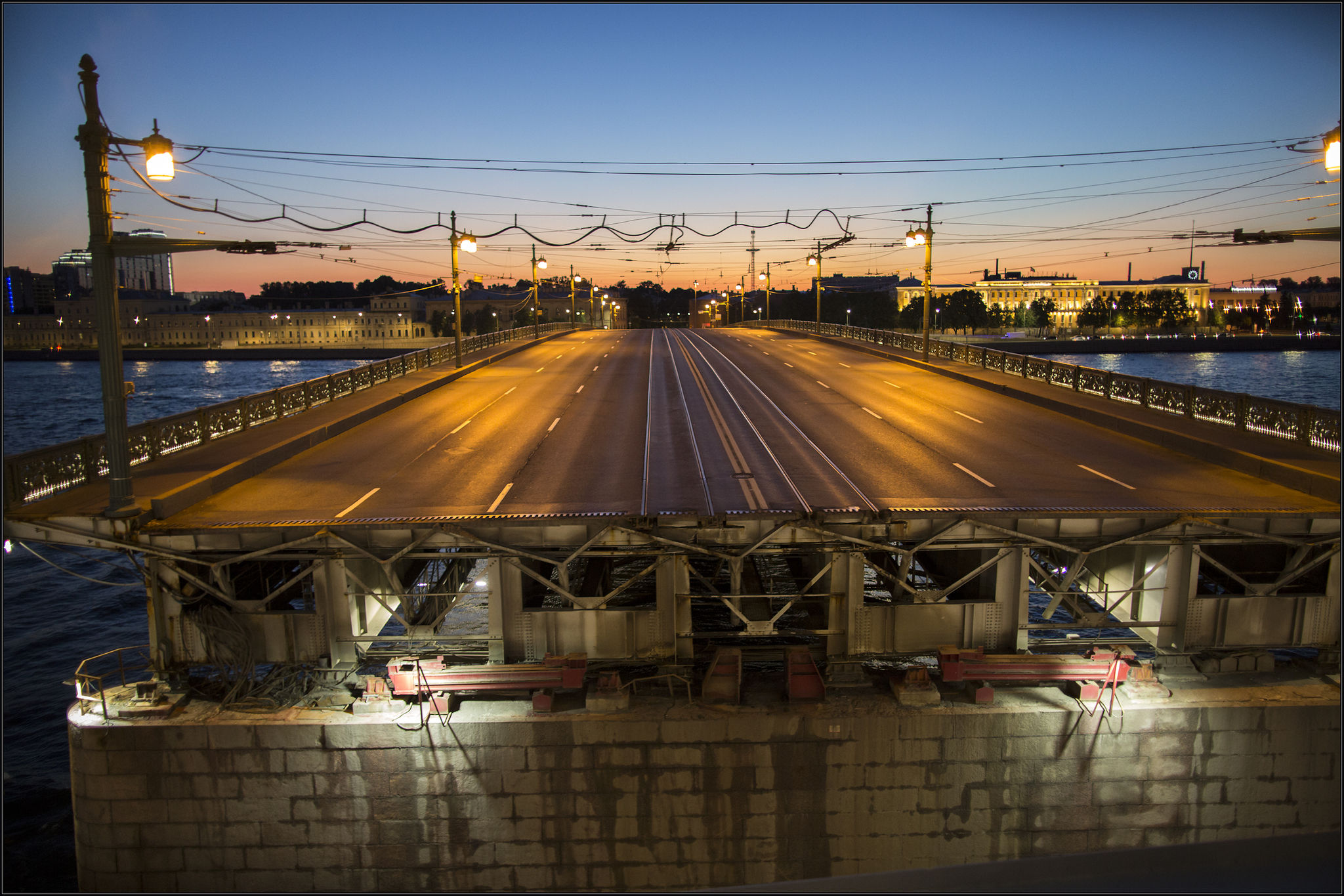 Полмоста - Моё, Фотография, Путешествия, Прогулка по городу, Санкт-Петербург, Белые ночи, Разводные мосты, Ночь, Литейный мост