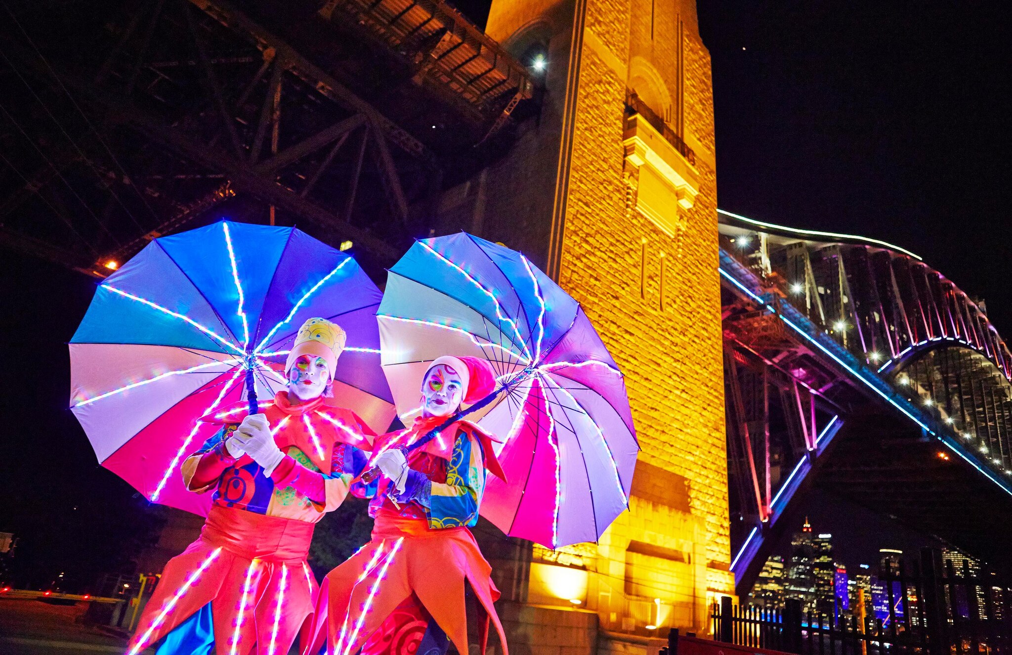 Vivid Sydney — ежегодный фестиваль света, музыки и идей, проводимый в Сиднее (Австралия) - Фестиваль, Австрия, Путешествия, Мероприятие, Видео, Вертикальное видео, Длиннопост