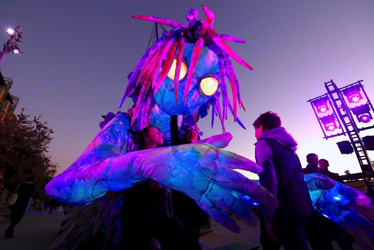 Vivid Sydney — ежегодный фестиваль света, музыки и идей, проводимый в Сиднее (Австралия) - Фестиваль, Австрия, Путешествия, Мероприятие, Видео, Вертикальное видео, Длиннопост