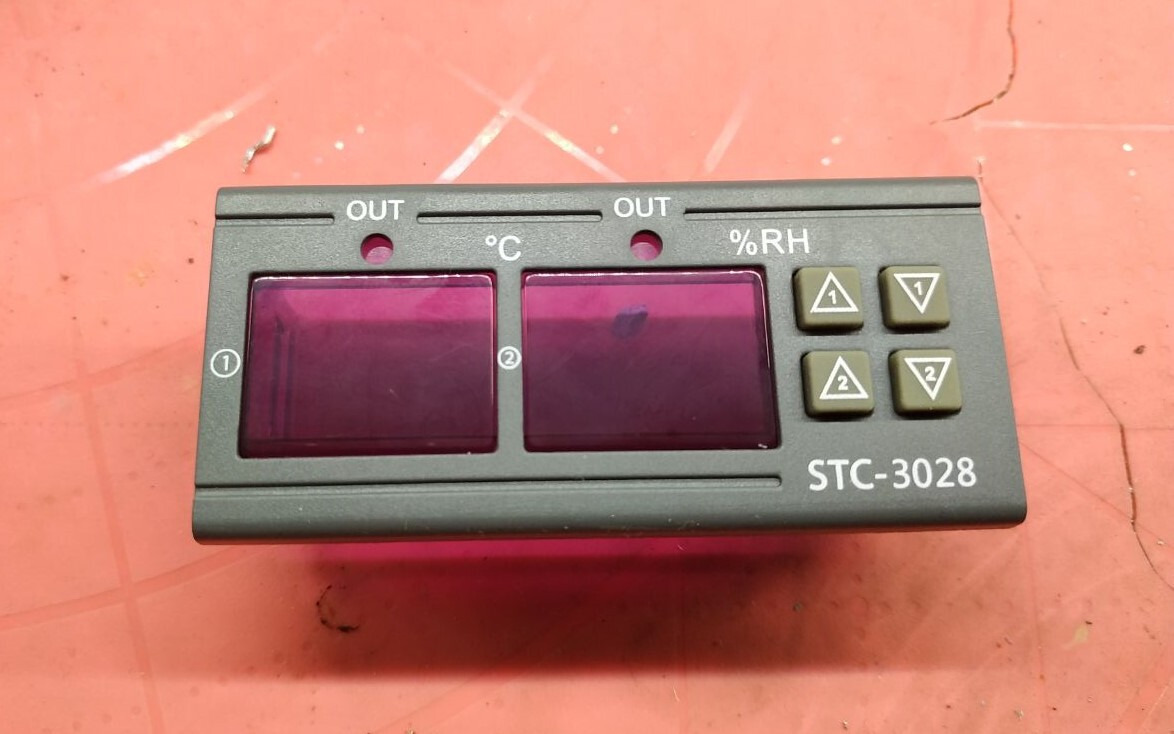 Temperature and humidity controller STC-3028 - wants attention, warmth and repairs :) - My, Repair of equipment, Electrician, Electricity, Sensor, Repair, With your own hands, Longpost