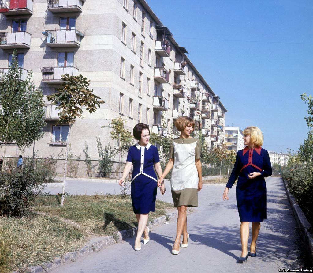 Girls on a walk in one of the new districts of Chisinau, 1966 - the USSR, Girls, Walk, Summer, Kishinev, Childhood in the USSR, Made in USSR, Telegram (link), Retro, 60th, Film, Models