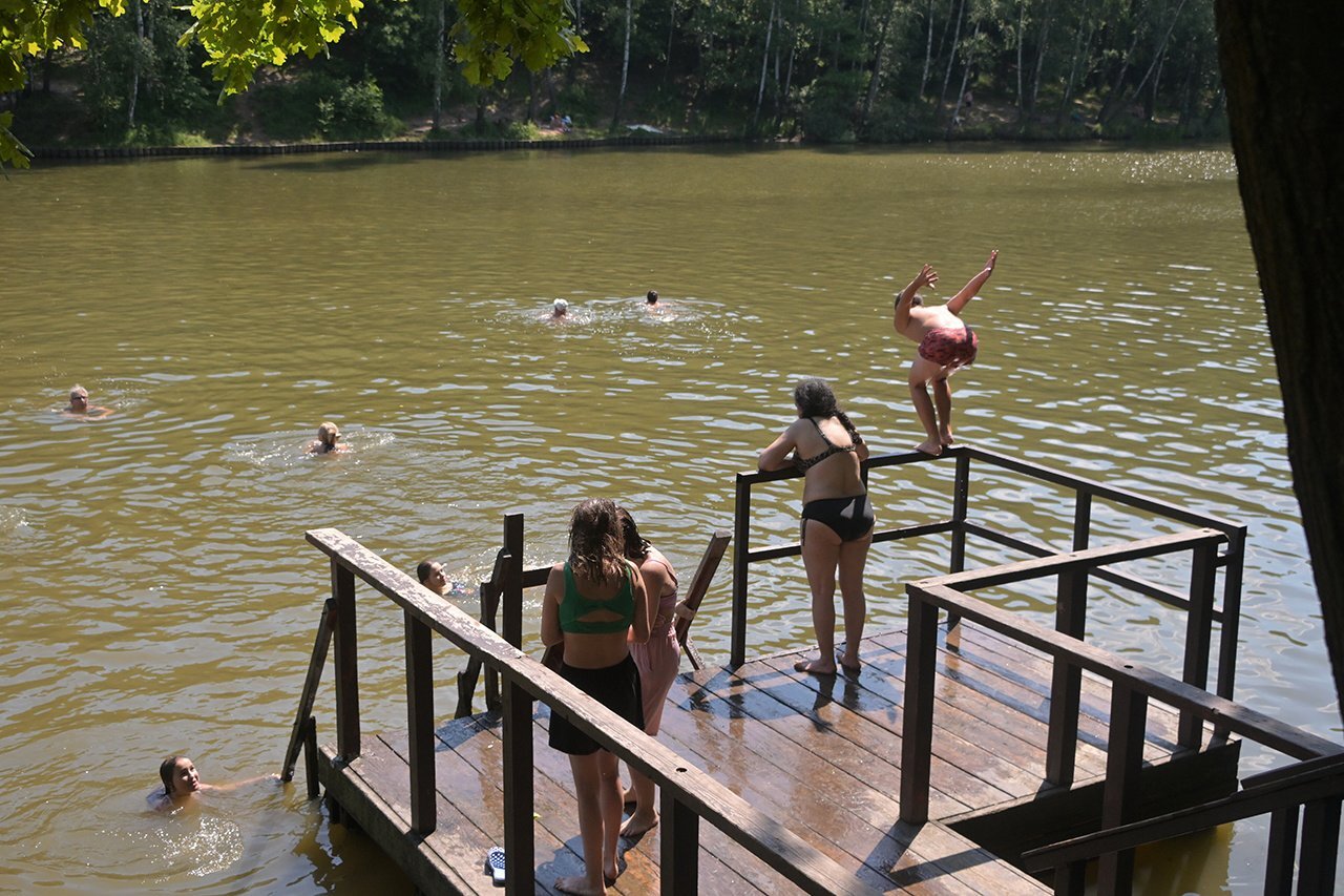 How Muscovites cope with record heat. Photo report - Weather, Moscow, Townsfolk, Heat, The photo, Longpost