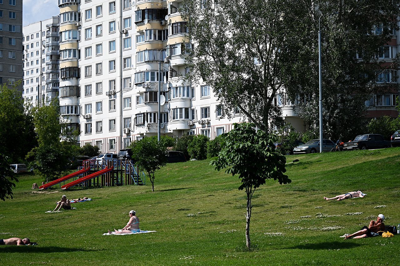 How Muscovites cope with record heat. Photo report - Weather, Moscow, Townsfolk, Heat, The photo, Longpost