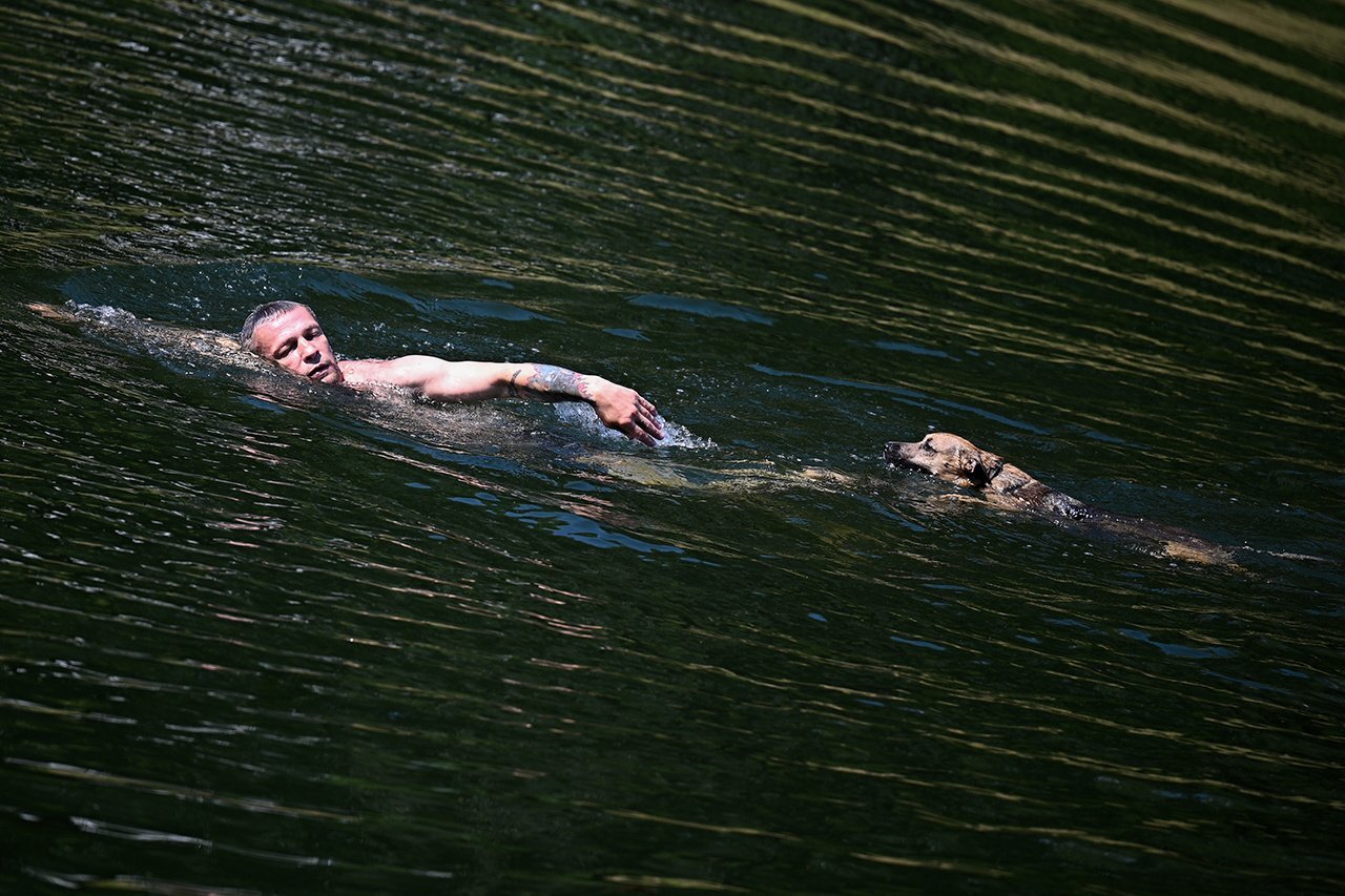 How Muscovites cope with record heat. Photo report - Weather, Moscow, Townsfolk, Heat, The photo, Longpost