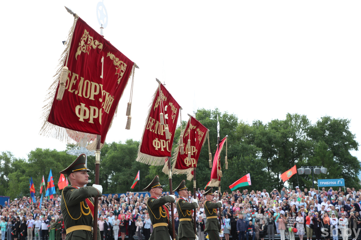 В Минске прошел парад, посвященный 80-й годовщине освобождения Беларуси. Смотрите, как это было - Политика, Республика Беларусь, Парад, Репортаж, День независимости, Независимость, Военные, Курсанты, Военная техника, Советская техника, Видео, YouTube, Длиннопост