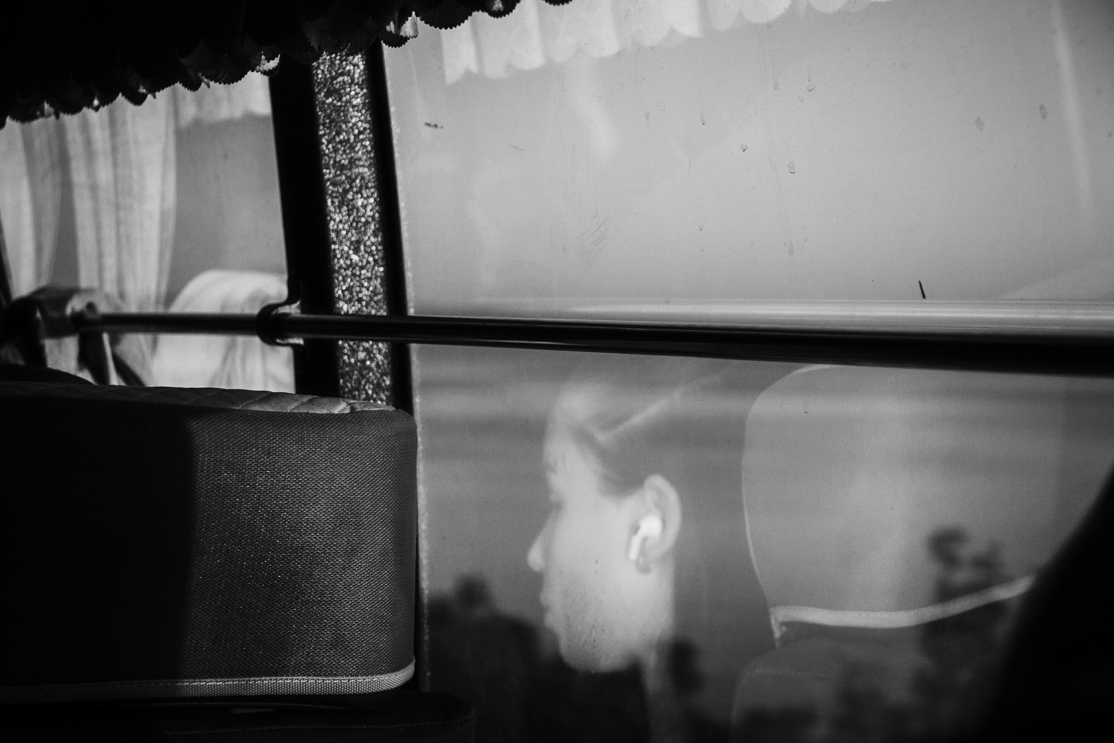 Reflection - My, The photo, Black and white photo, Street photography, Evening, Bus, Reflection, Road, Sea, Black Sea, Краснодарский Край, Russia