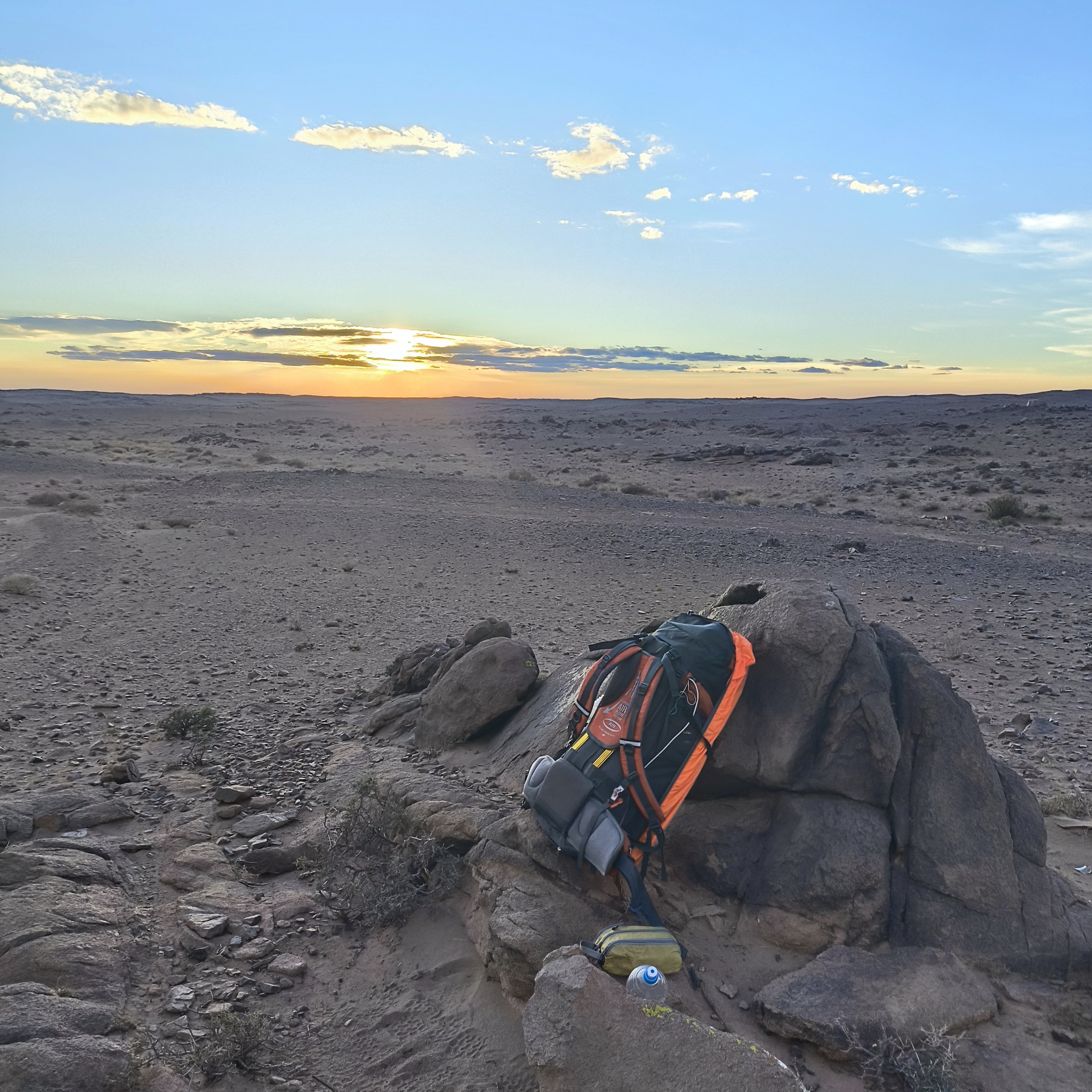 Diary of a trip to Melanesia. Day 9. Walking through the desert - My, Life stories, Fight for survival, Adventures, Around the world, Drive, Travels, Informative, Mongolia, Gobi, Hike, Unusual, Longpost