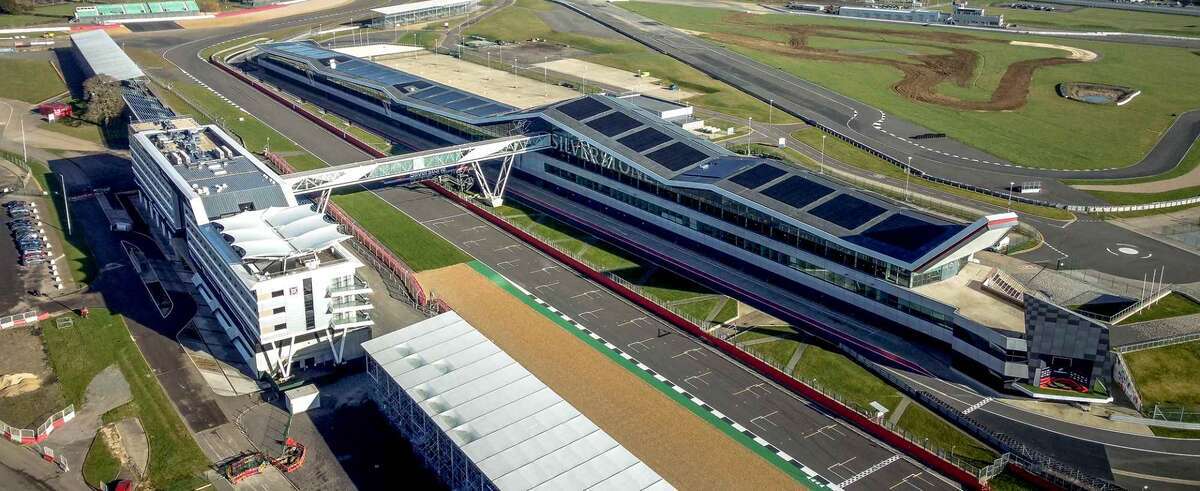 The 75th World Championship has reached the equator! Meeting point - Silverstone. British Grand Prix preview - Автоспорт, Formula 1, Race, World championship, Equator, Great Britain, England, Track, Max Verstappen, Lando Norris, Lewis Hamilton, George Russell, Mercedes, Mclaren, Red bull, Ferrari, Longpost