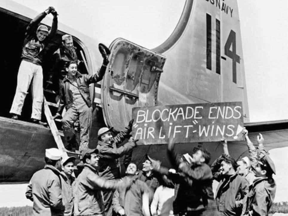 Siege Berlin - The Second World War, Cold war, USA, Great Britain, Germany, Aviation, Military equipment, Airplane, Berlin, Logistics, History (science), Historical photo, Old photo, The photo, the USSR, An occupation, Blockade, The rescue, Humanitarian aid, Longpost