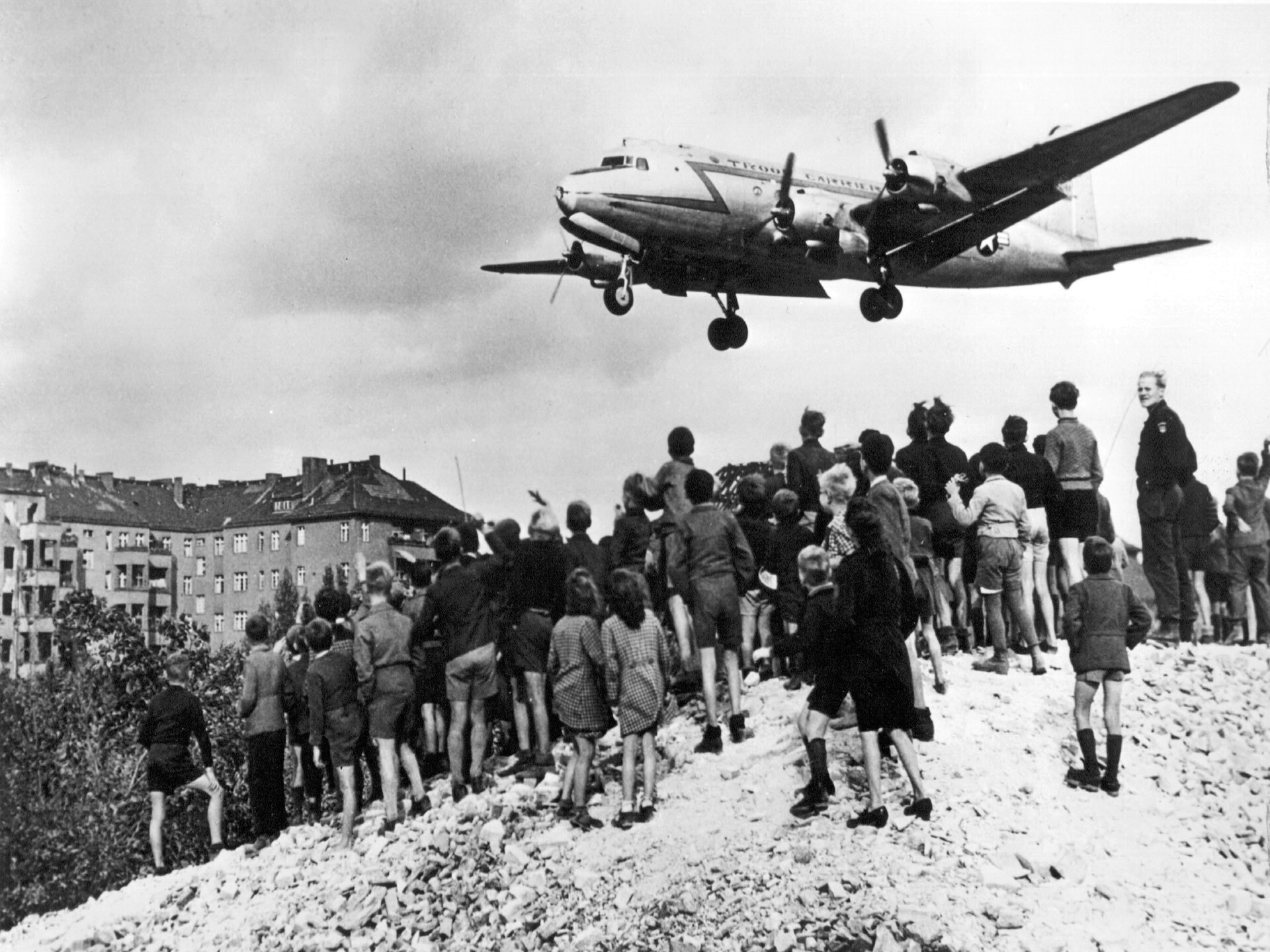 Siege Berlin - The Second World War, Cold war, USA, Great Britain, Germany, Aviation, Military equipment, Airplane, Berlin, Logistics, History (science), Historical photo, Old photo, The photo, the USSR, An occupation, Blockade, The rescue, Humanitarian aid, Longpost