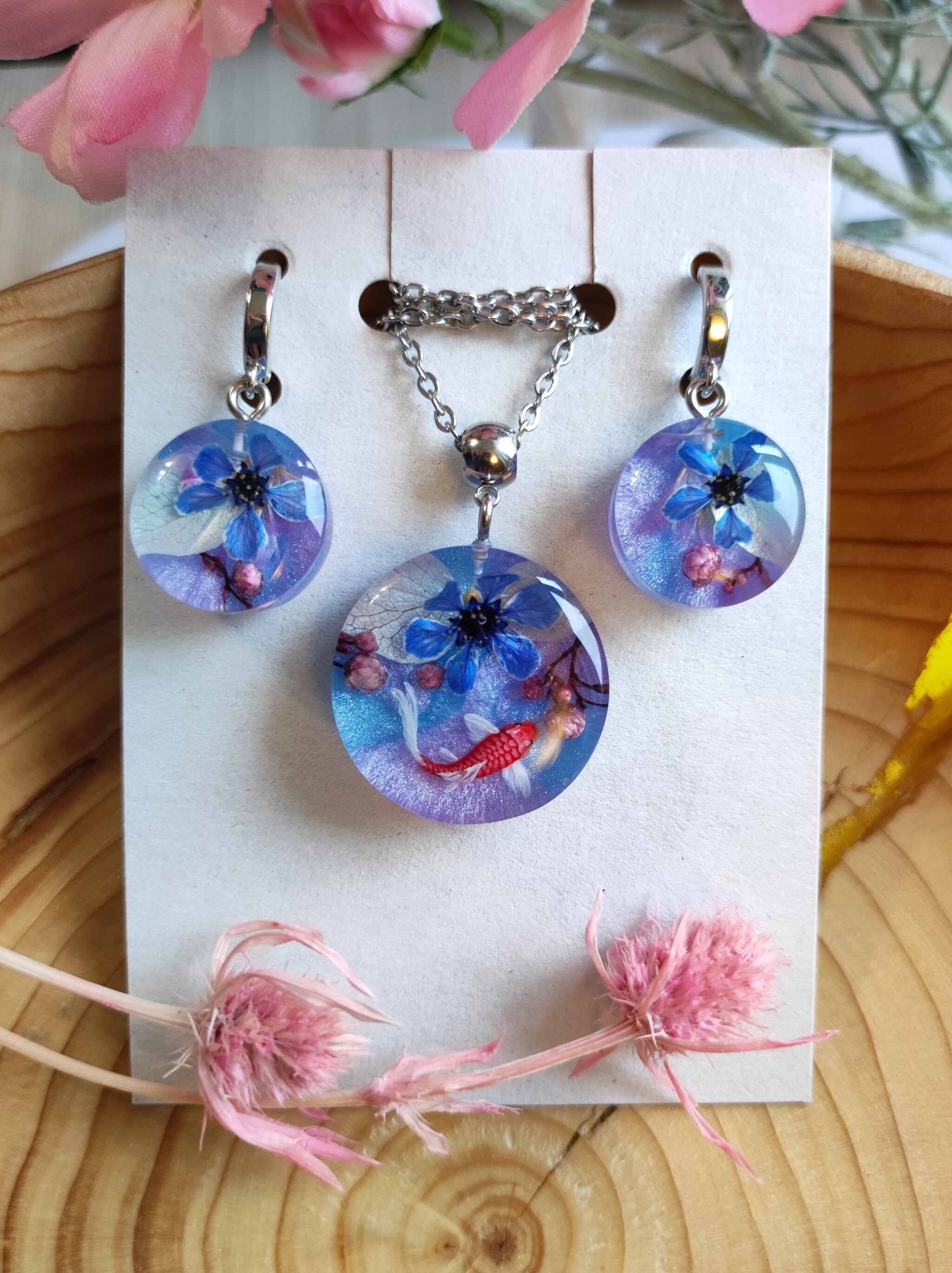 Showing Pisces - My, Epoxy resin, Epoxy resin jewelry, Handmade, With your own hands, Needlework without process, Decoration, Needlework, Friday tag is mine, Video, Soundless, Vertical video, Longpost