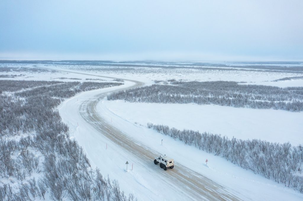 Why winter road builders “lick” the tundra and how ice crossings are “hardened” - My, Energy (energy production), Nauchpop, Field, Watch, Winter road, Road, Snow, Longpost