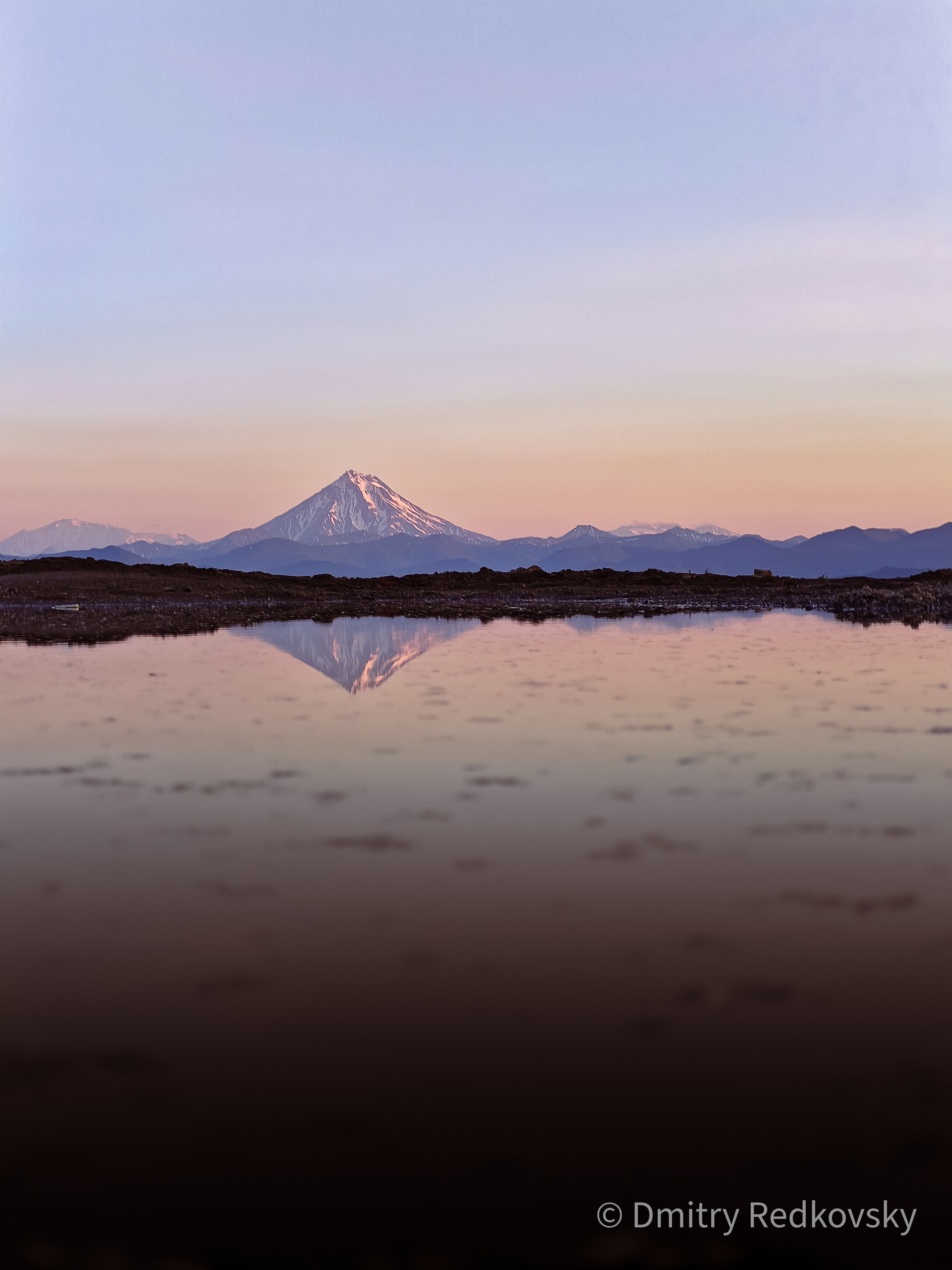 Kamchatka sunset with a view of the volcanoes - My, Kamchatka, The photo, Mobile photography, Volcano, Дальний Восток, Nature, wildlife, Vilyuchinsky volcano, Petropavlovsk-Kamchatsky, The nature of Russia, Sunset, Flowers, Longpost