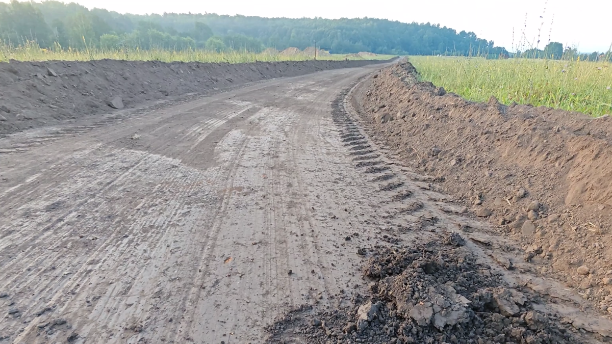 They are building a road in a field and it would be a shame not to pass there with a metal detector - My, Find, Abandoned, Search, Longpost