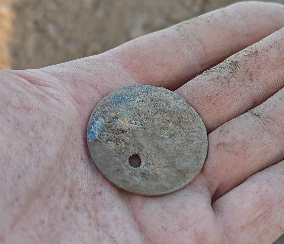 They are building a road in a field and it would be a shame not to pass there with a metal detector - My, Find, Abandoned, Search, Longpost