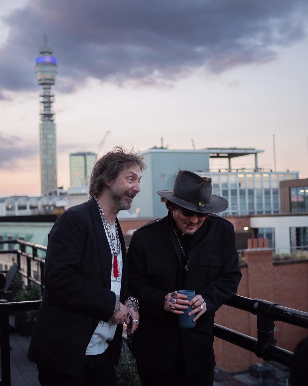 Johnny Depp pays tribute to the late Jeff Beck with a performance in London - Johnny Depp, Jeff Beck, Jimmy Page, Billy Gibbons, Celebrities, Actors and actresses, The singers, Concert, London, Great Britain, Musicians, Longpost, The photo, Black and white photo