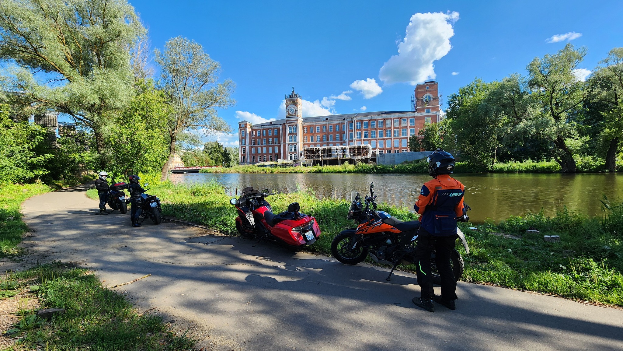 Three steps from the house - Gzhel - My, Moto, 3stephouse, Motorcyclists, Museum, Gzhel, Lake, Career, Longpost