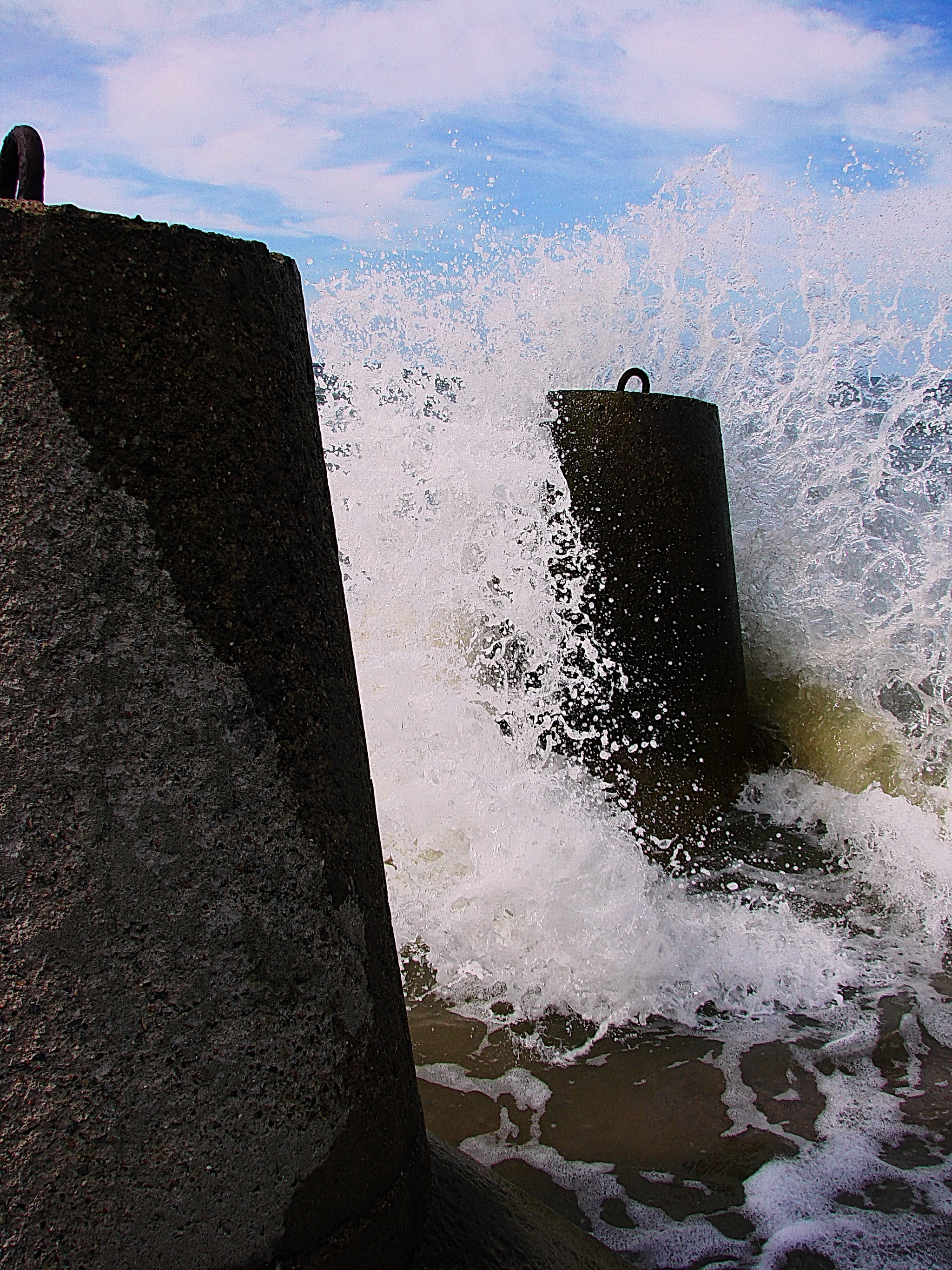 It's a little stormy... - My, Nature, The nature of Russia, Kaliningrad region, Baltic Sea, Sea, Wave, Surf, Foam, Longpost