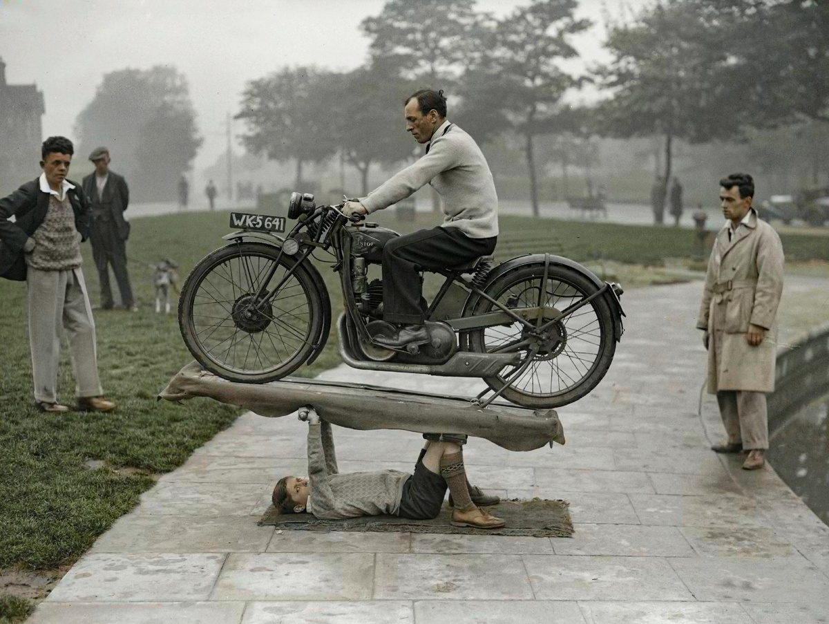 Curious photographs from England's past. 20 colored photographs of the twentieth century. Part III - My, Colorization, Old photo, Historical photo, The photo, Great Britain, England, London, 20th century, Longpost