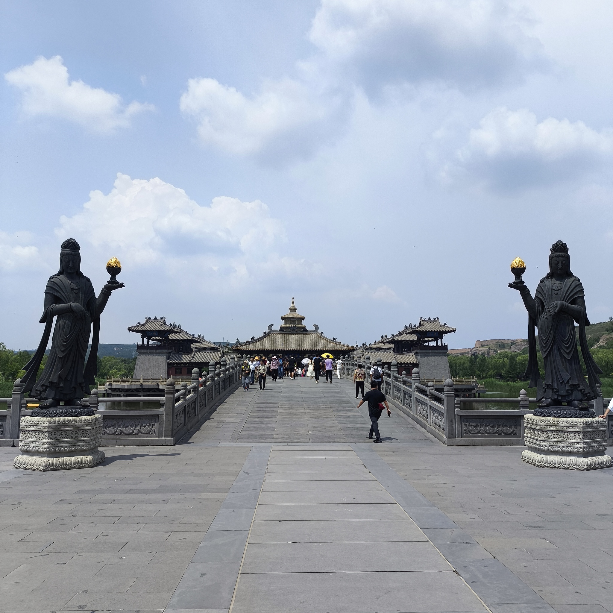 Diary of a trip to Melanesia. China. Day 19. Yungang Grottoes - My, Life stories, Travels, Drive, Hitch-hiking, Good people, China, Around the world, Grotto, Caves, Informative, Buddhism, Туристы, Video, Longpost