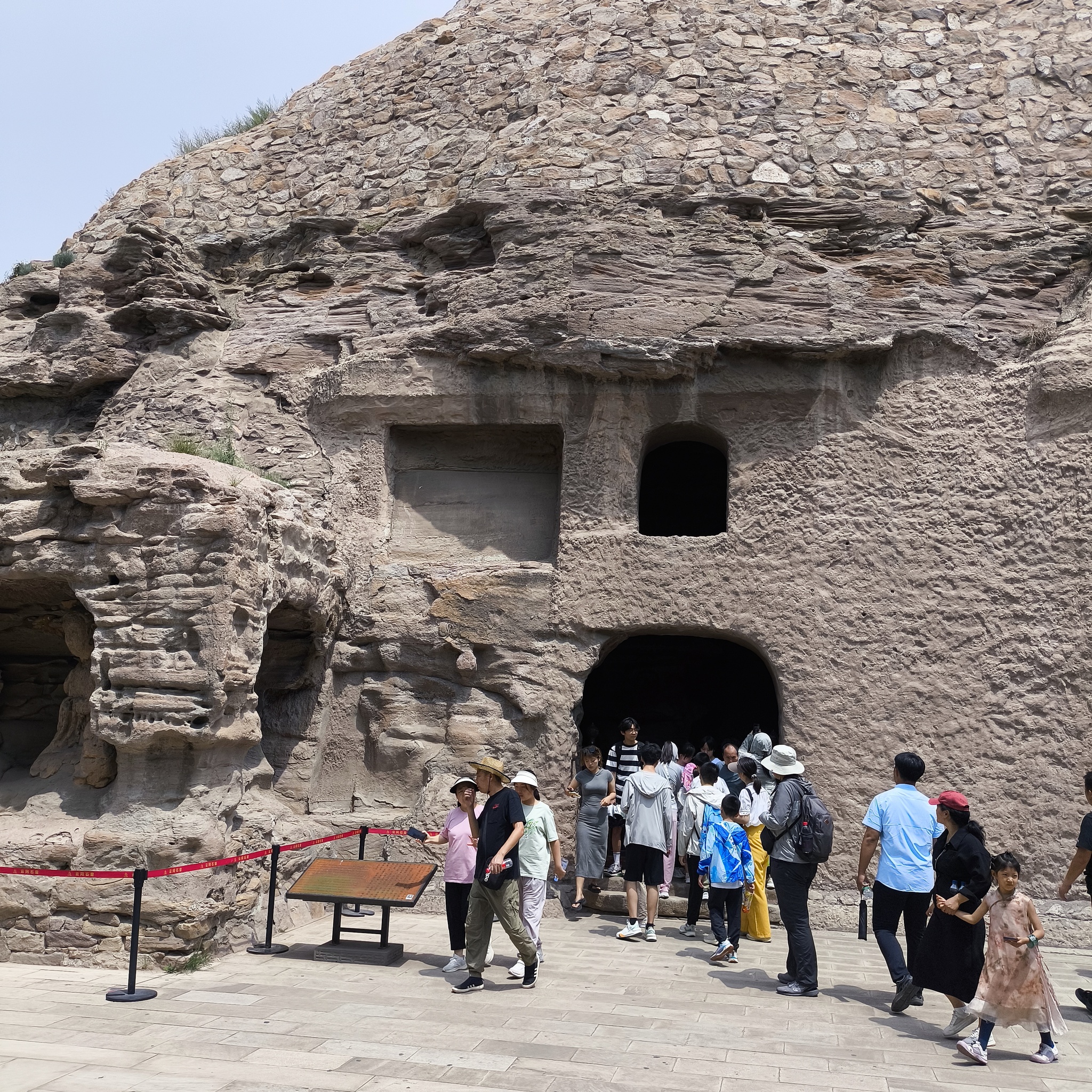 Diary of a trip to Melanesia. China. Day 19. Yungang Grottoes - My, Life stories, Travels, Drive, Hitch-hiking, Good people, China, Around the world, Grotto, Caves, Informative, Buddhism, Туристы, Video, Longpost