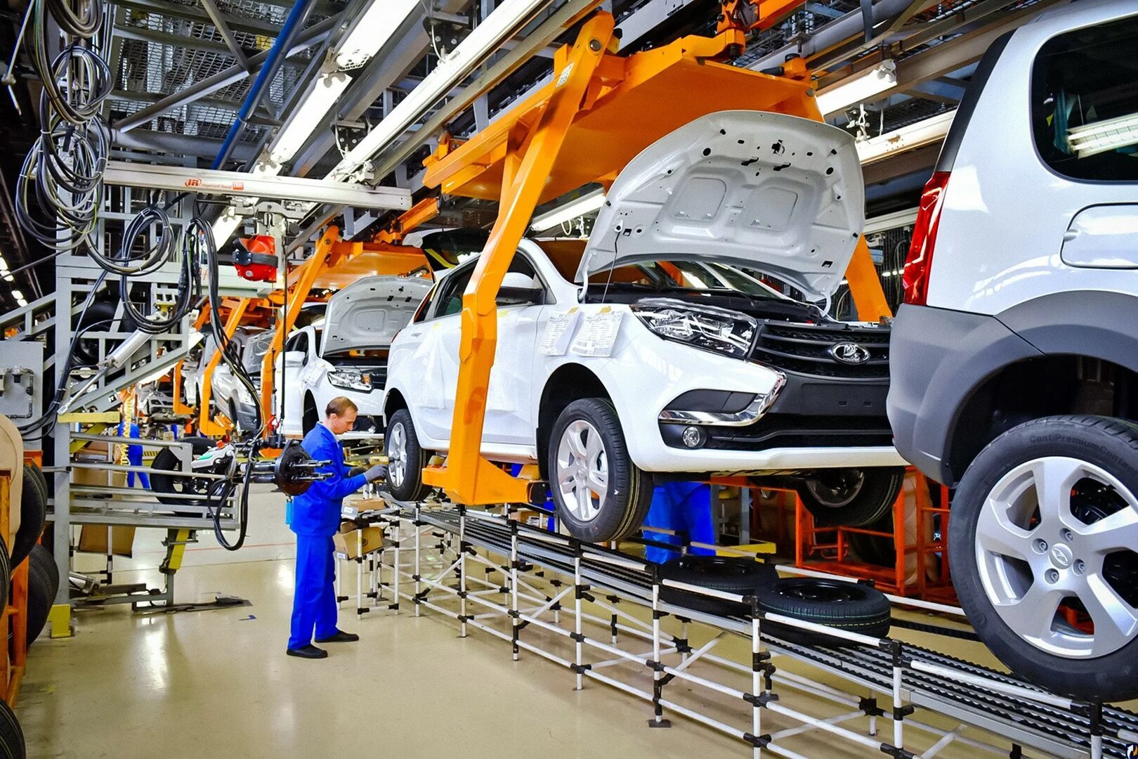 The Russian auto industry is under threat: possible cessation of supplies of spare parts from China - Technics, Industry, Import substitution, Auto, Car