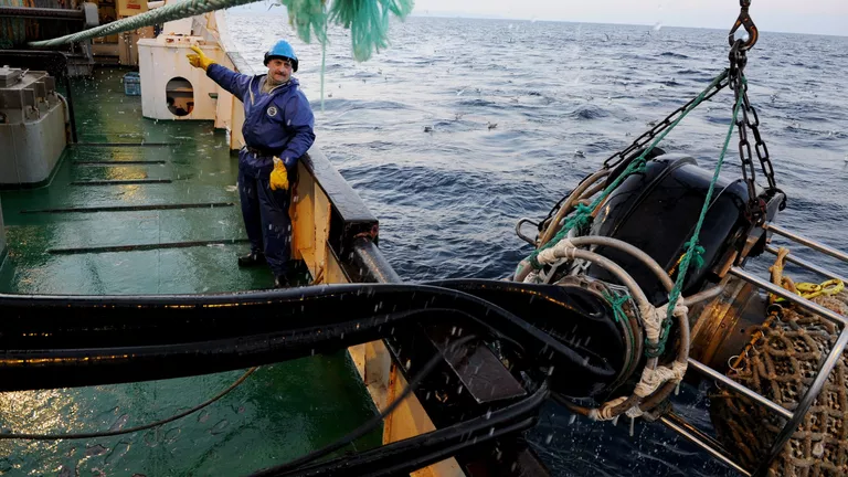 Japan demanded that Russia resume stable operation of the lighthouse to ensure the safety of seaweed harvesting by Japanese fishermen - Kurile Islands, Japan, Seaweed, Diplomacy, Fishing, news, Politics