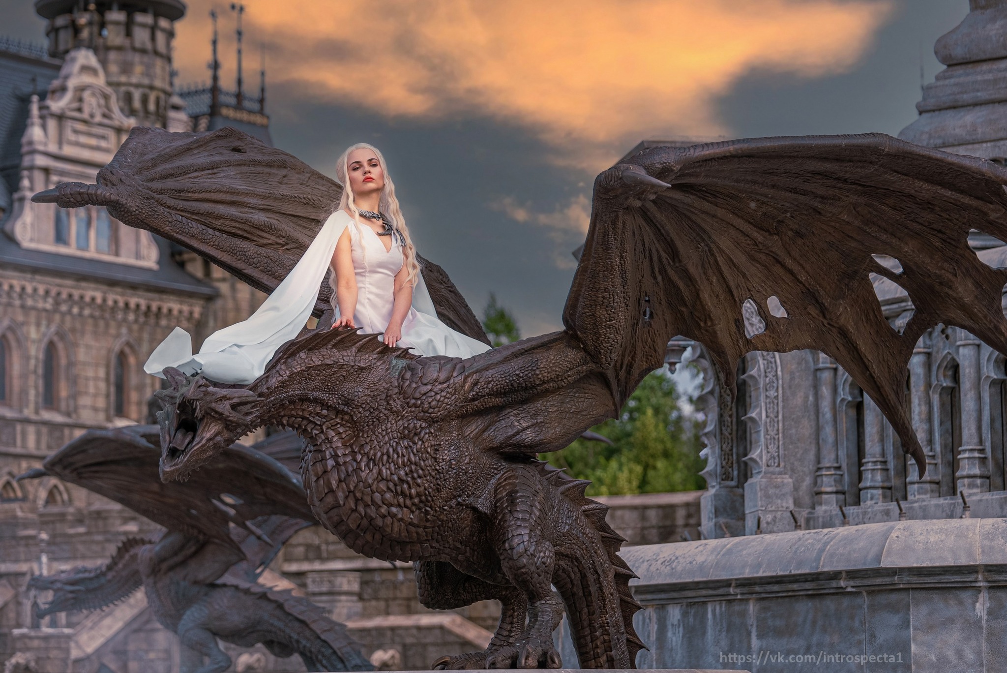 Cosplay Daenerys Targaryen and her dragons. Garibaldi Castle - My, Cosplay, Cosplayers, PHOTOSESSION, Girls, The photo, Garibaldi Castle, The Dragon, Mother of dragons, Daenerys Targaryen, Game of Thrones, Serials, House of the Dragon, Targaryen, PLIO, Longpost