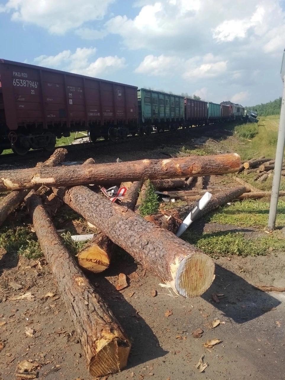 And moving again... - My, Railway, Violation of traffic rules, A train, Railroad crossing, Longpost