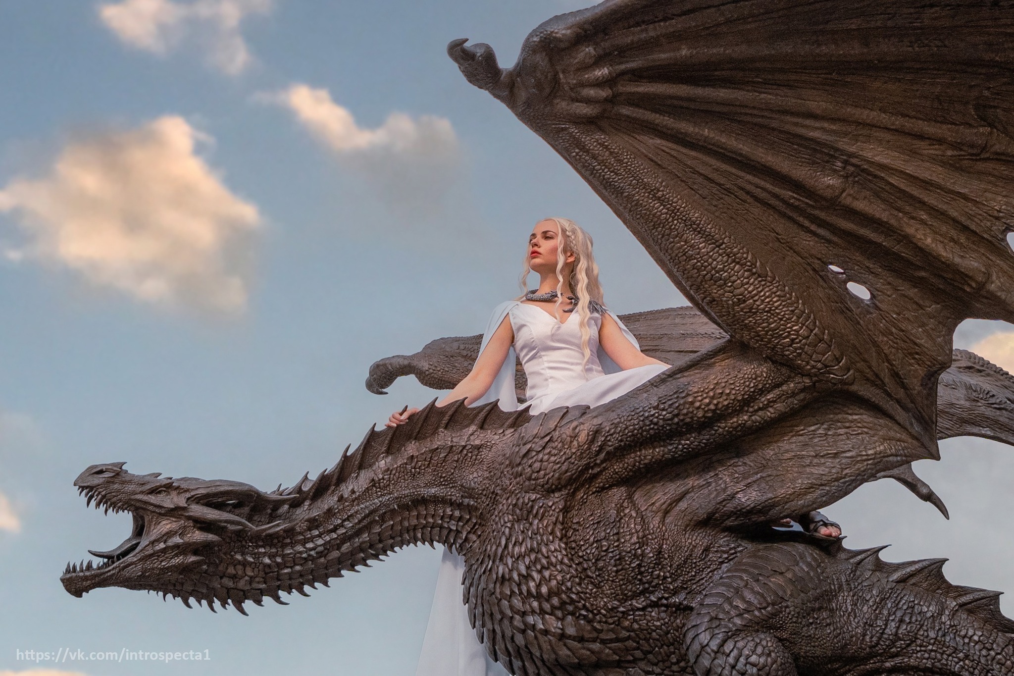 Cosplay Daenerys Targaryen and her dragons. Garibaldi Castle - My, Cosplay, Cosplayers, PHOTOSESSION, Girls, The photo, Garibaldi Castle, The Dragon, Mother of dragons, Daenerys Targaryen, Game of Thrones, Serials, House of the Dragon, Targaryen, PLIO, Longpost