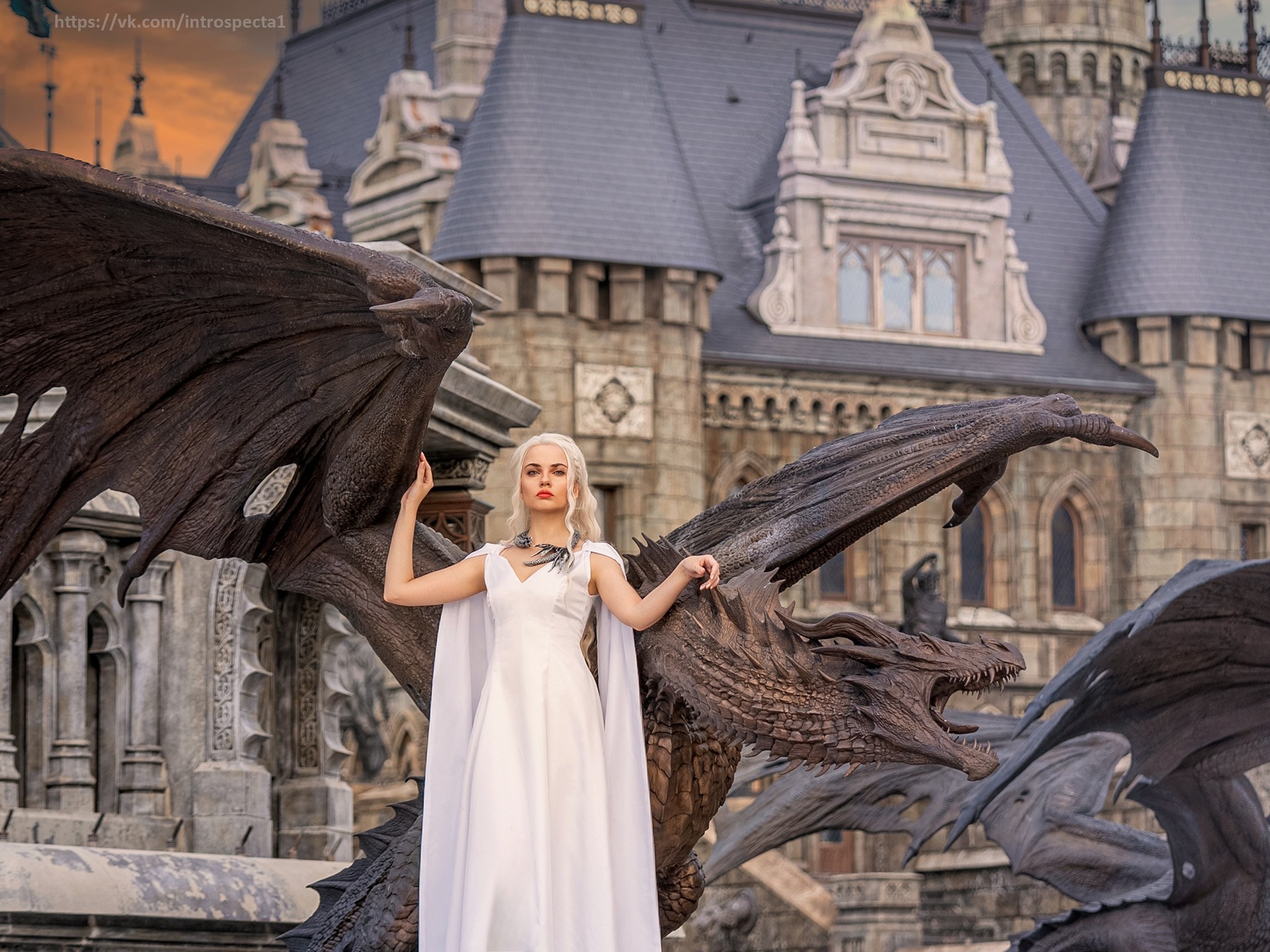 Cosplay Daenerys Targaryen and her dragons. Garibaldi Castle - My, Cosplay, Cosplayers, PHOTOSESSION, Girls, The photo, Garibaldi Castle, The Dragon, Mother of dragons, Daenerys Targaryen, Game of Thrones, Serials, House of the Dragon, Targaryen, PLIO, Longpost