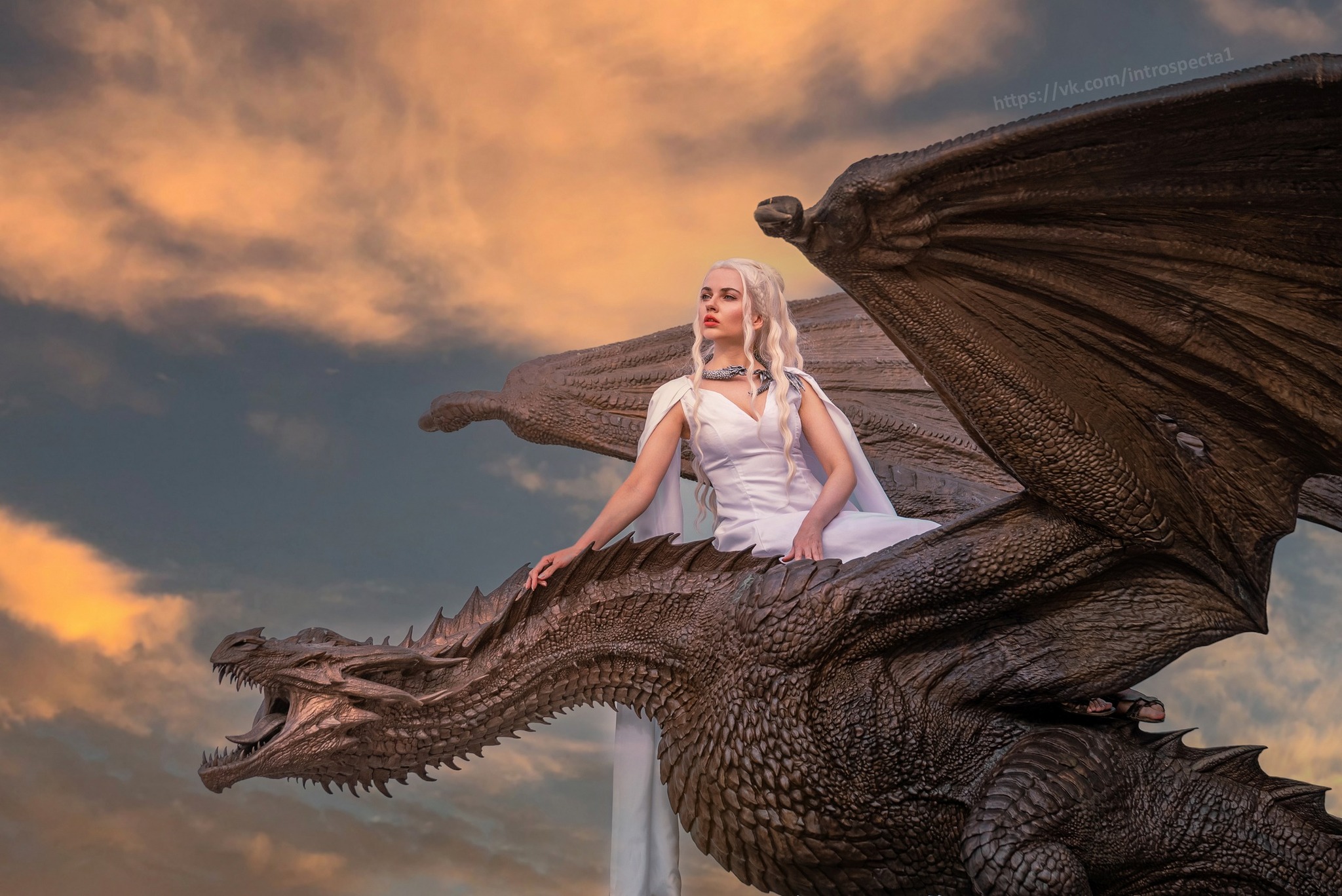 Cosplay Daenerys Targaryen and her dragons. Garibaldi Castle - My, Cosplay, Cosplayers, PHOTOSESSION, Girls, The photo, Garibaldi Castle, The Dragon, Mother of dragons, Daenerys Targaryen, Game of Thrones, Serials, House of the Dragon, Targaryen, PLIO, Longpost