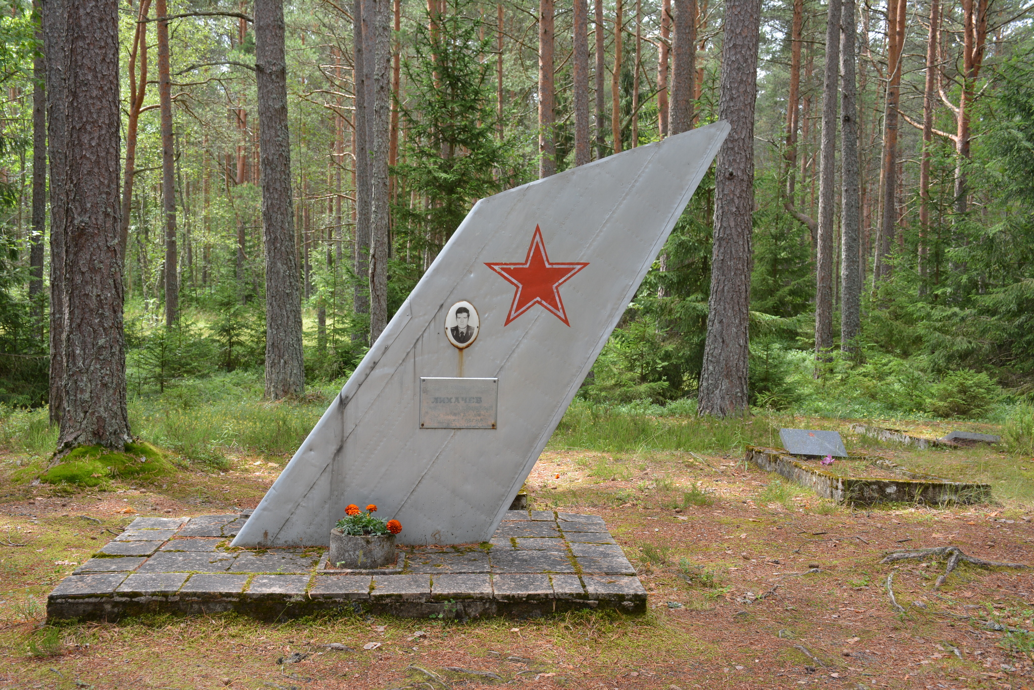 Unusual cemetery - My, Cemetery, Estonia, Grave, Pilots, The photo, Longpost