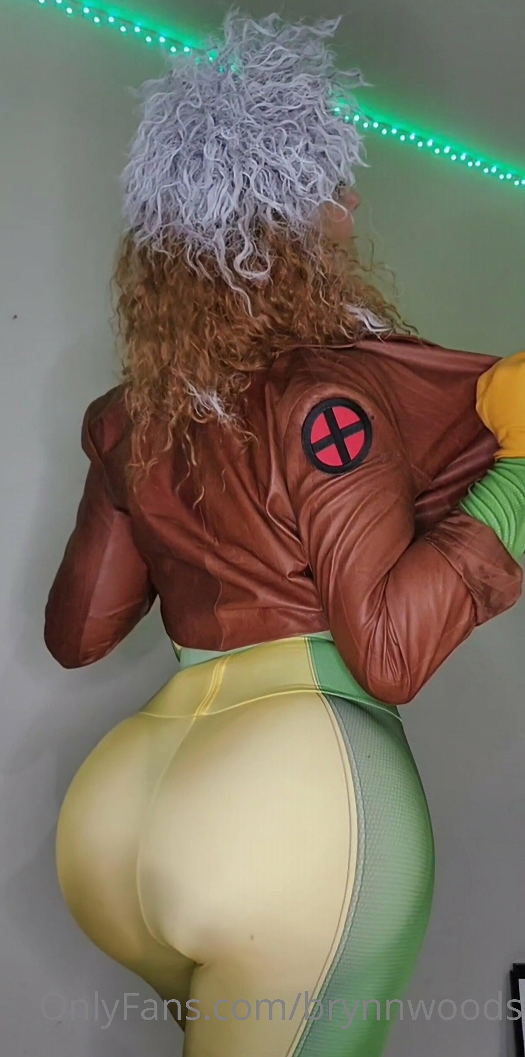 Rogue is such a rogue! - Rogue (X-Men), Bodysuit, Girls, Valkyrie Brynn, Booty, Video, Vertical video, Longpost, The photo