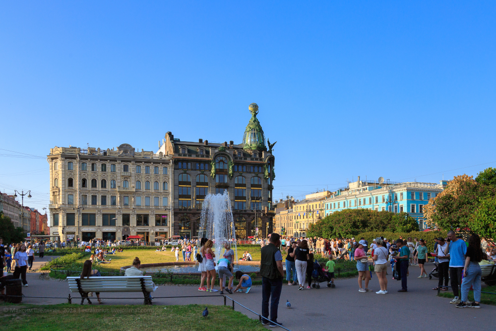 Walking around St. Petersburg, near the Kazan Cathedral - My, Saint Petersburg, Kazan Cathedral, Nevsky Prospect, Longpost