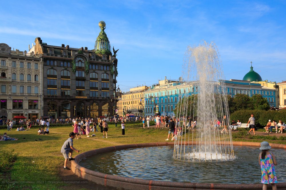 Walking around St. Petersburg, near the Kazan Cathedral - My, Saint Petersburg, Kazan Cathedral, Nevsky Prospect, Longpost