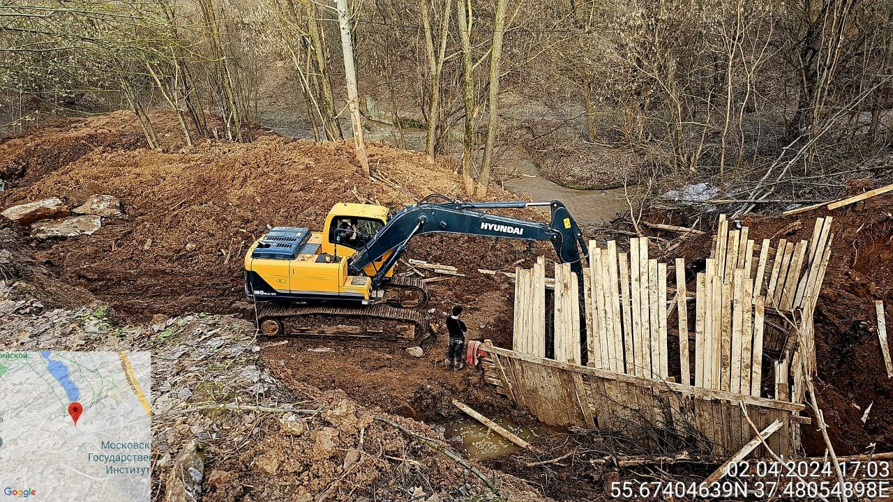 Violations were detected during work in the water protection zone of the Samorodinka River - Eco-city, Ecology, Moscow, Longpost