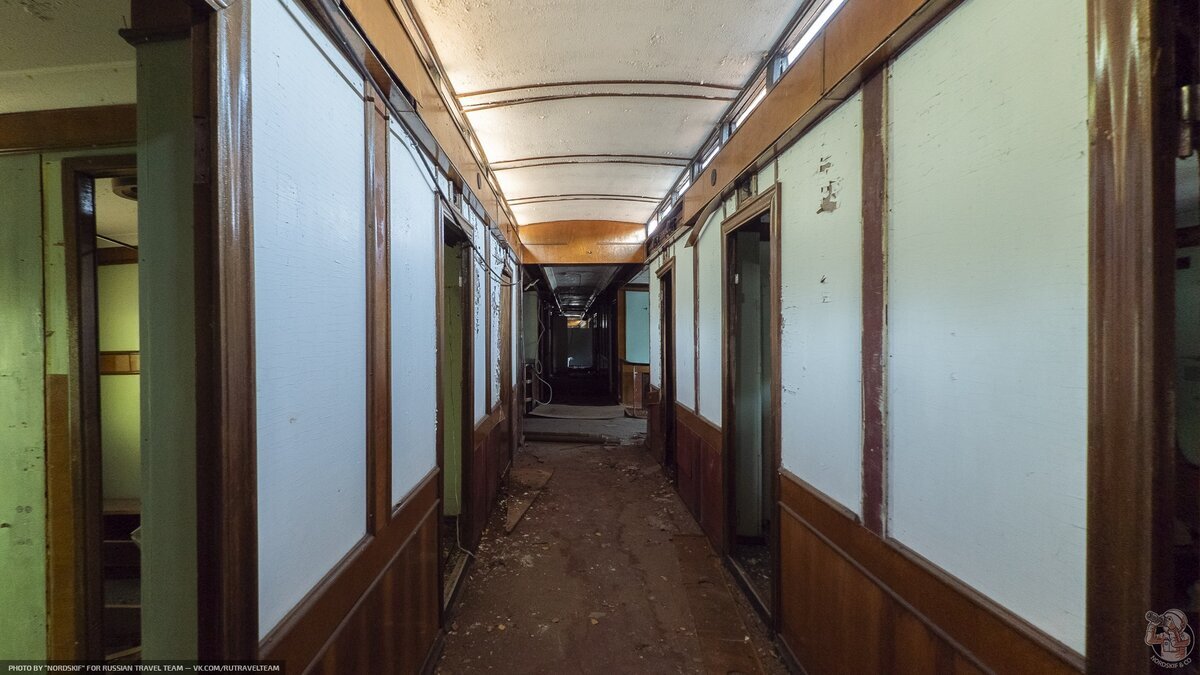 On the shore of the reservoir, a paddle steamer from 1958 has been rusting for 30 years - what remains of the “former luxury”? - My, Abandoned, Local history, sights, Travels, The photo, Longpost