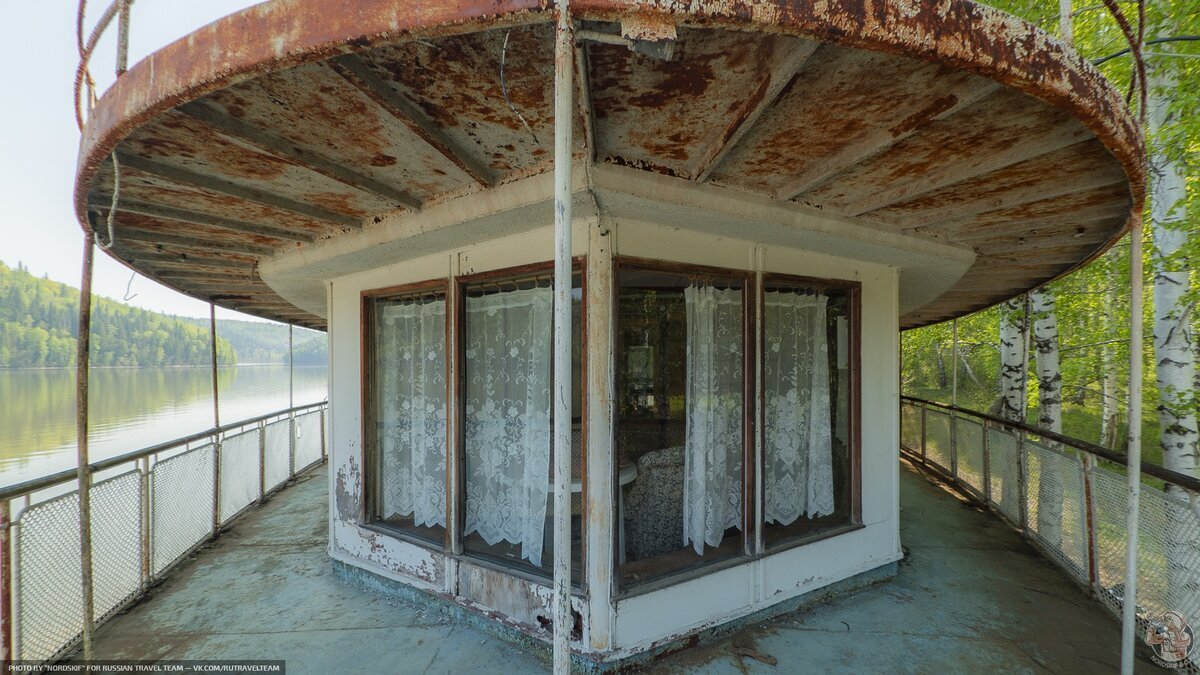 On the shore of the reservoir, a paddle steamer from 1958 has been rusting for 30 years - what remains of the “former luxury”? - My, Abandoned, Local history, sights, Travels, The photo, Longpost