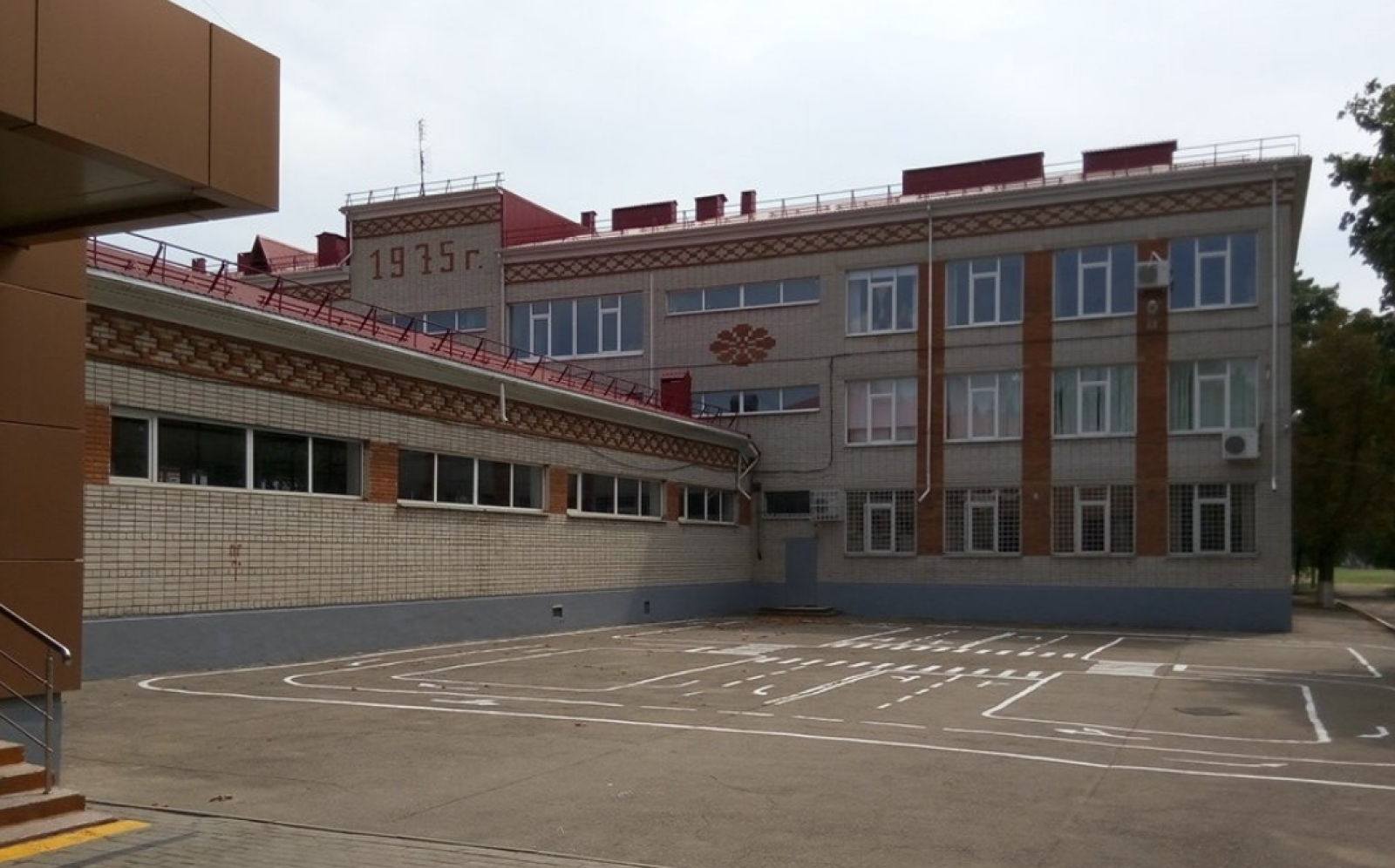 In Samara, a school named after a crime boss will be renamed - My, Samara, Crime boss, Professional criminal, School, Memory, Satire, Humor, IA Panorama