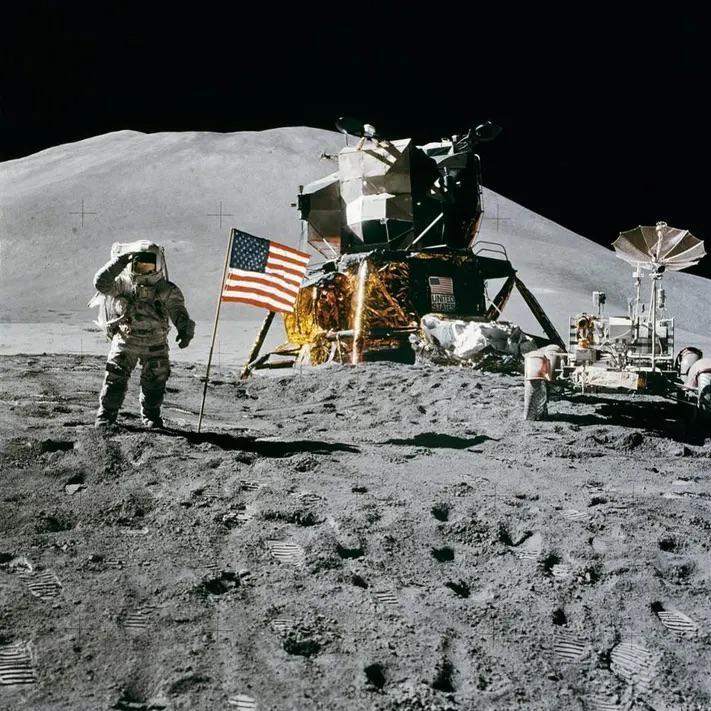 Today is the 55th anniversary of the most famous studio photo shoot. - My, moon, Neil Armstrong, Conspiracy, Lunar program, Astronaut, Cosmonautics, Conspiracy