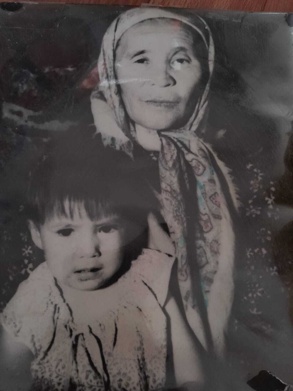 Please help me improve this old photo - My, Old photo, Photo processing, Longpost, Photo restoration, Help, Grandmother