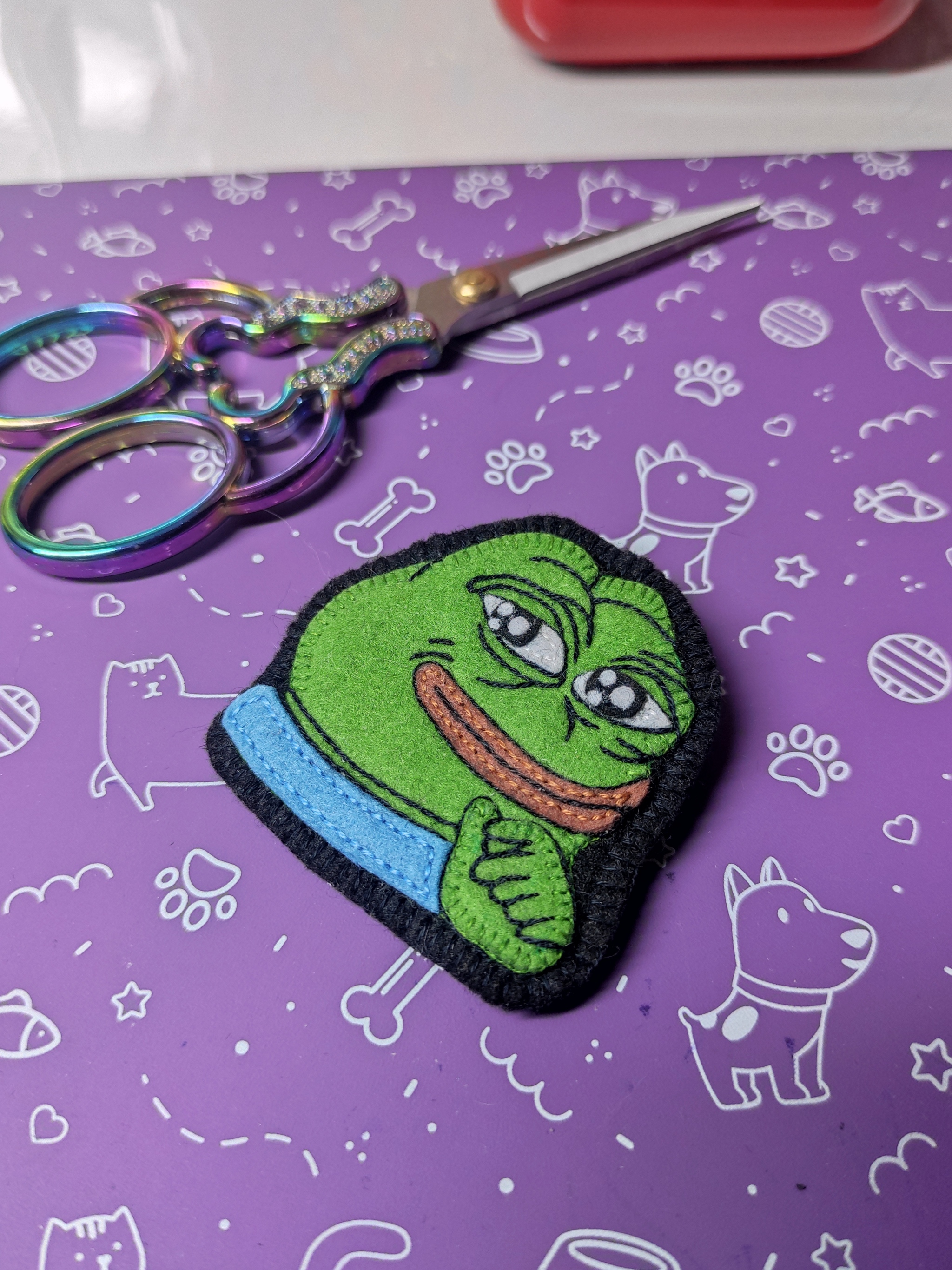 Pepe - My, Creation, Creative, Needlework without process, Handmade, Needlework, With your own hands, I share, Brooch, Icon, Crafts, Embroidery, Decoration, Memes, Frogs, Pepe, Green, Longpost