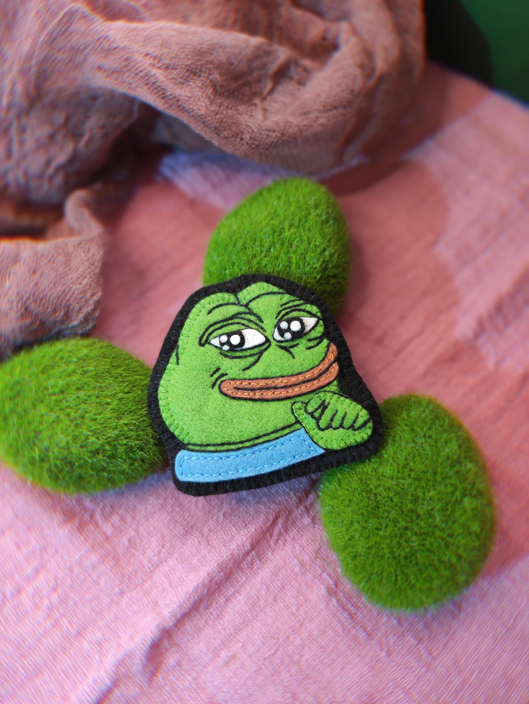 Pepe - My, Creation, Creative, Needlework without process, Handmade, Needlework, With your own hands, I share, Brooch, Icon, Crafts, Embroidery, Decoration, Memes, Frogs, Pepe, Green, Longpost