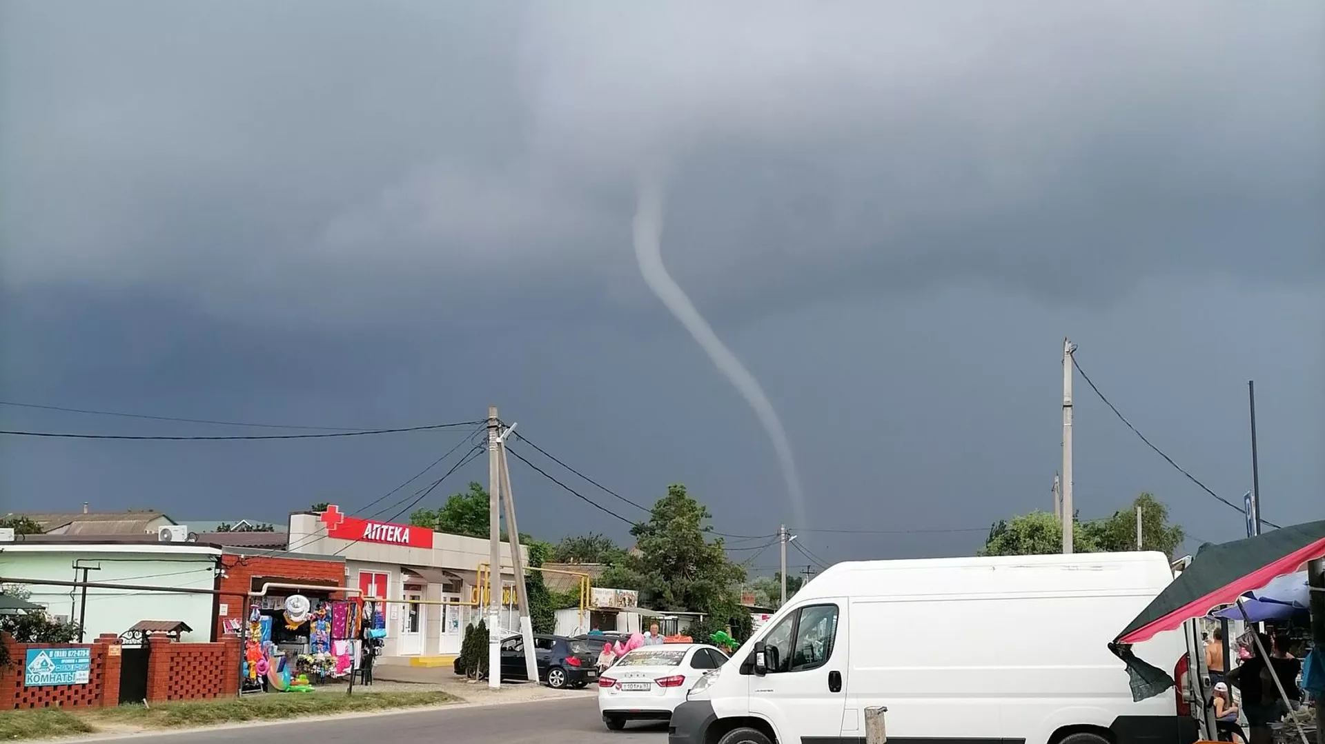 The Ministry of Emergency Situations warned of tornadoes in Kuban. A hurricane threat was declared from Anapa to Magri - news, Russia, Regions, Kuban, Краснодарский Край, Tornado, Hurricane, Shower, Weather, Ministry of Emergency Situations, Anapa, Black Sea, Society, Риа Новости, Tornado