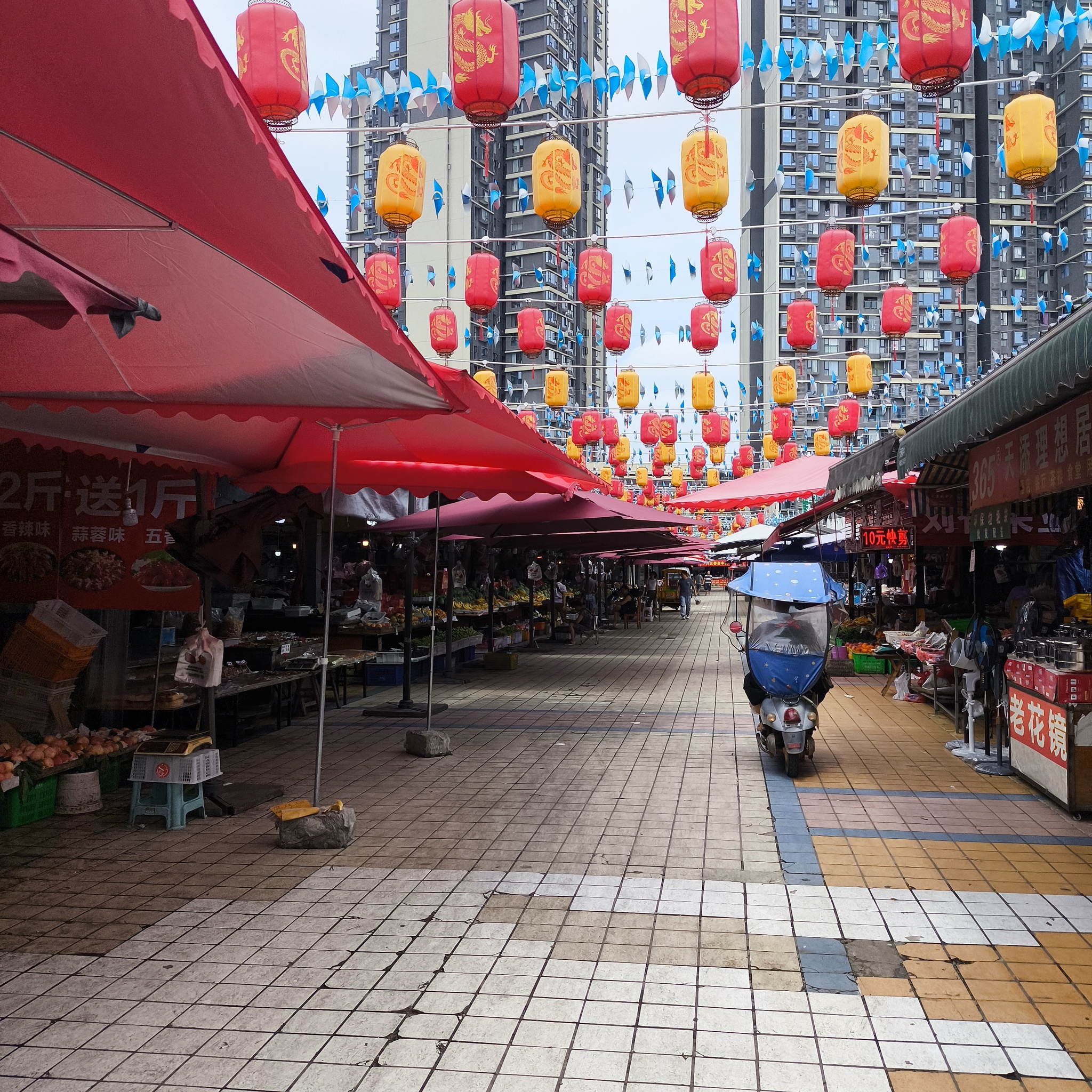 Diary of a trip to Melanesia. China. Day 31/33. The largest building in the world - My, Travels, Drive, Informative, Relaxation, China, People, Around the world, Life stories, Kindness, Observation, Video, Longpost, Melanesia