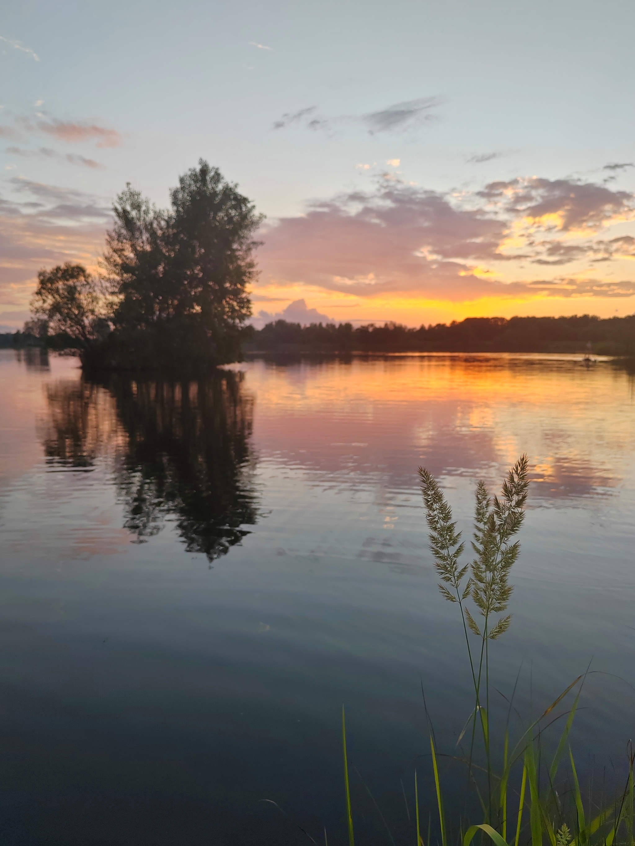 Sunset on the lake - My, The photo, Khabarovsk, Landscape, Nature, Дальний Восток, Lake, Island, Sunset, Mobile photography, Longpost