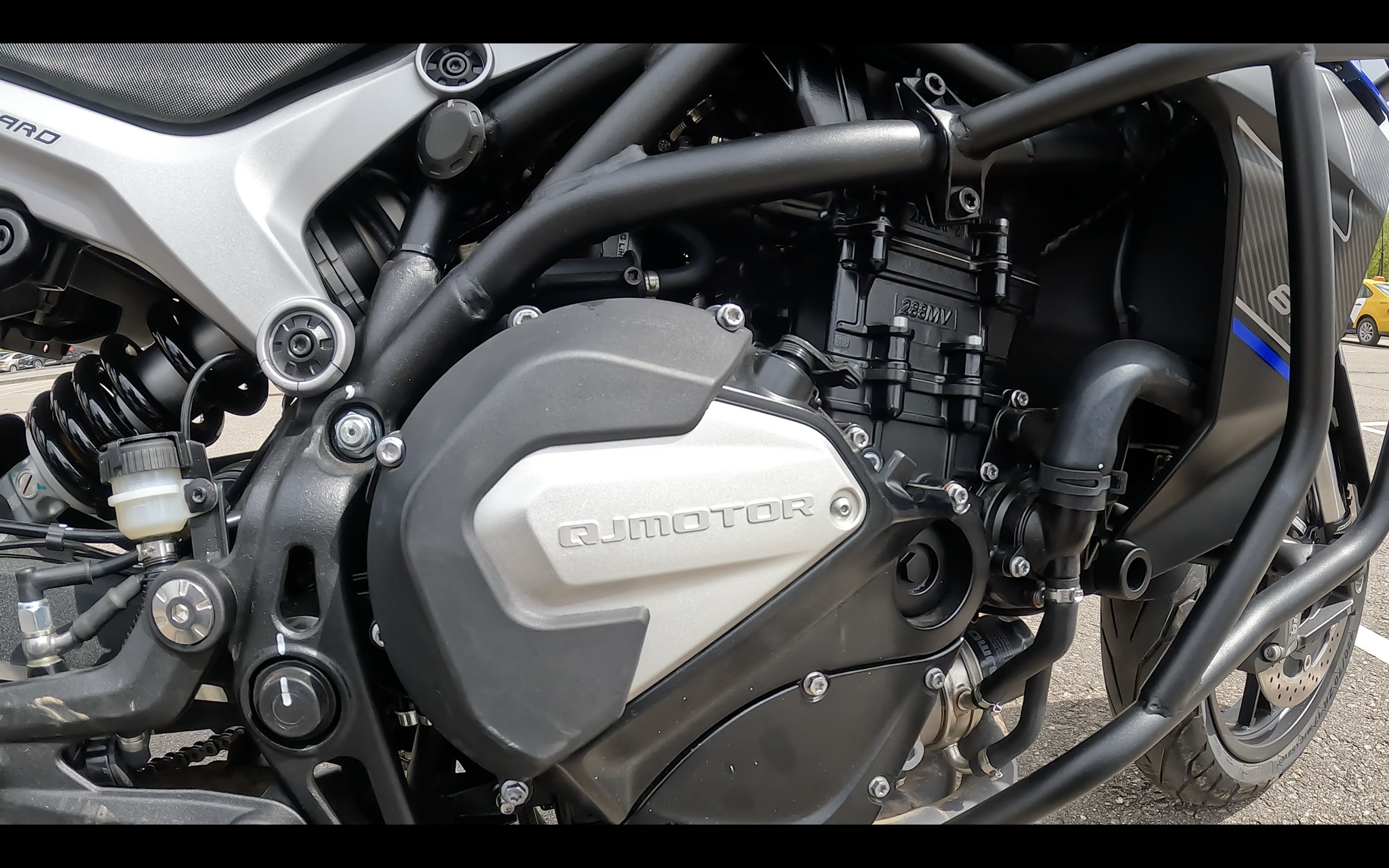 Review of QJ Motor SRT 800 - Kilometer Eater - My, Motorcyclists, Youtube, Overview, Test, The photo, Speed, Vertical video, Moto, Track, Comparison, Video, Longpost