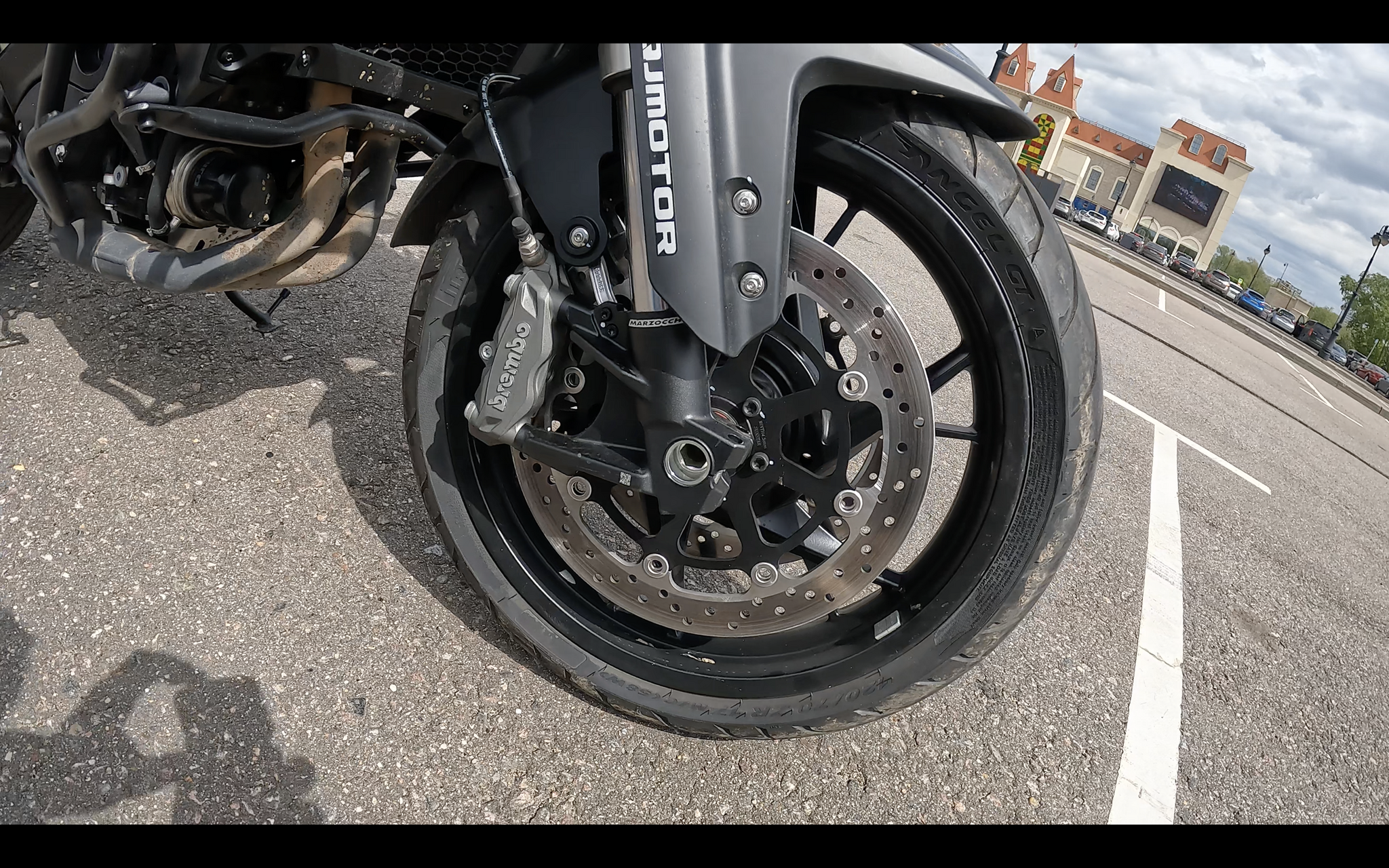 Review of QJ Motor SRT 800 - Kilometer Eater - My, Motorcyclists, Youtube, Overview, Test, The photo, Speed, Vertical video, Moto, Track, Comparison, Video, Longpost