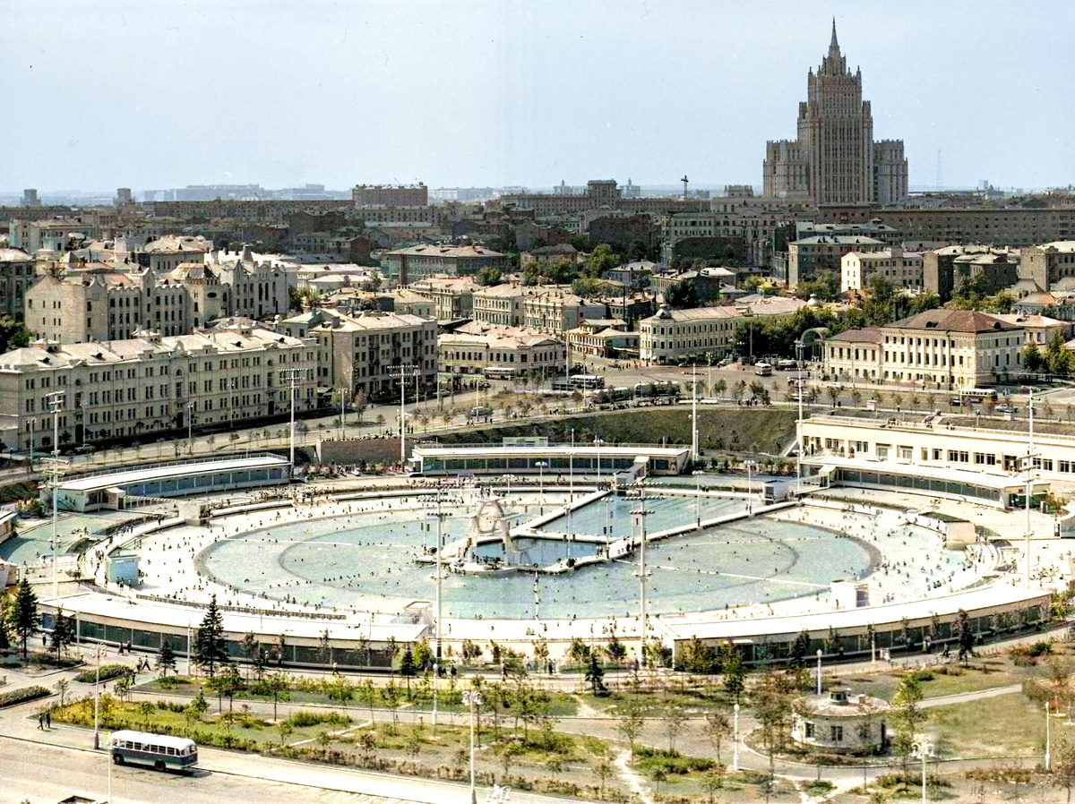 Жизнь Советской Москвы в 60-е годы. 20 раскрашенных фотографий. Часть 2 - Моё, Старое фото, Колоризация, Фотография, Москва, СССР, История города, Историческое фото, 60-е, Длиннопост